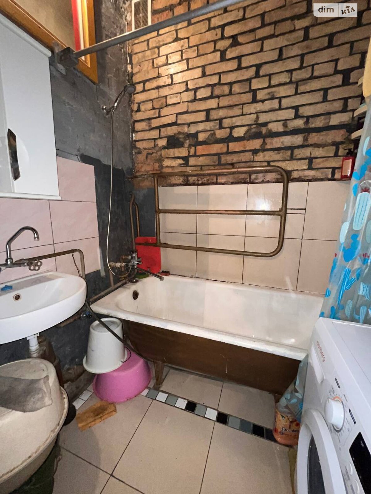 Комната в Киеве, на ул. Уманская 47 в районе Соломенский на продажу фото 1 Комната в Киеве, на ул. Уманская 47 в районе Соломенский на продажу фото 1