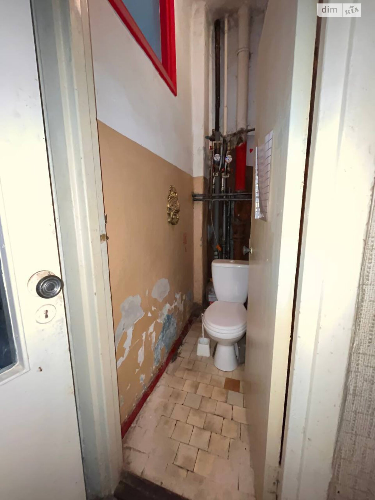 Комната в Киеве, на ул. Уманская 47 в районе Соломенский на продажу фото 1 Комната в Киеве, на ул. Уманская 47 в районе Соломенский на продажу фото 1