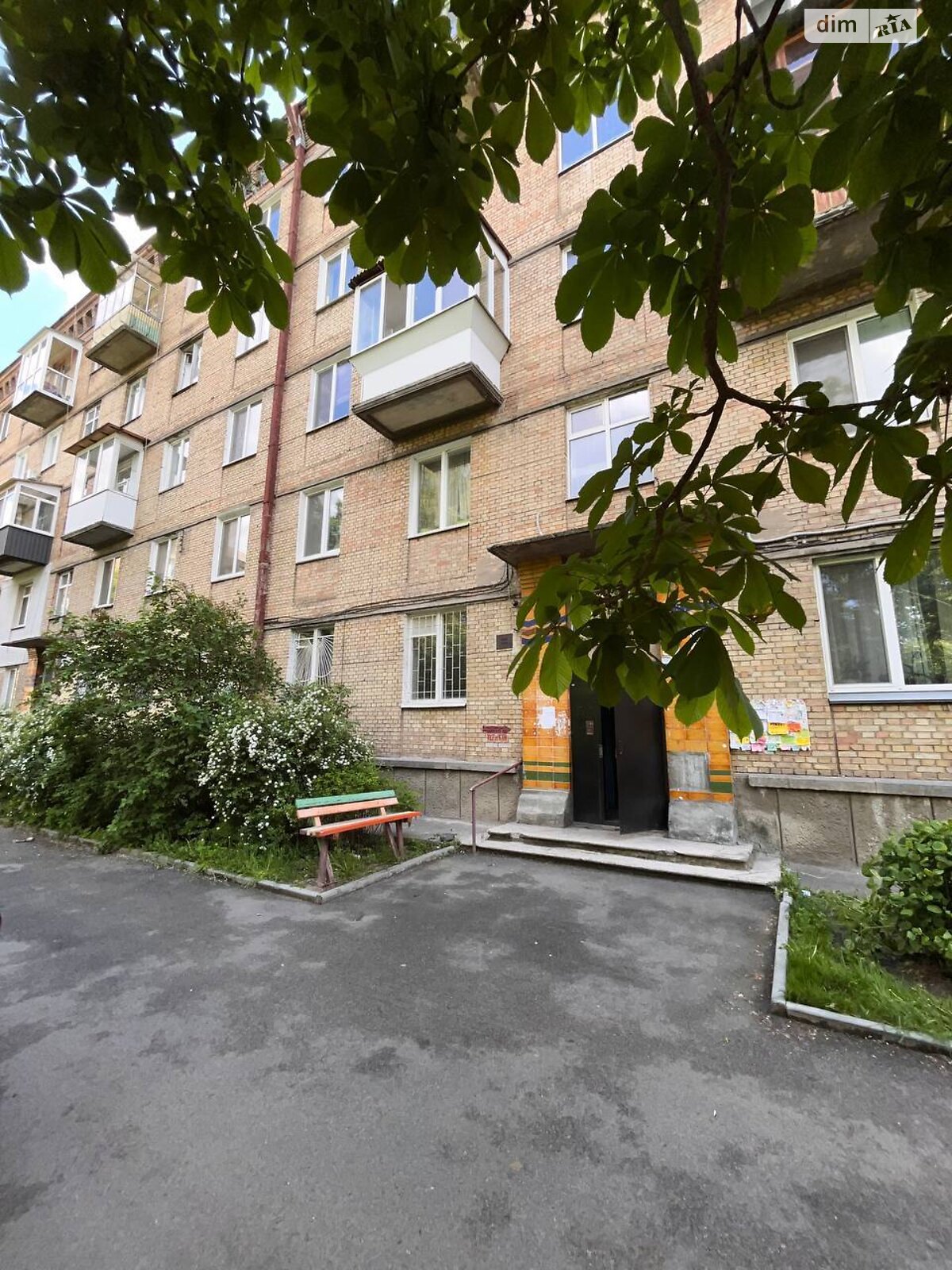 Комната в Киеве, на ул. Уманская 47 в районе Соломенский на продажу фото 1 Комната в Киеве, на ул. Уманская 47 в районе Соломенский на продажу фото 1