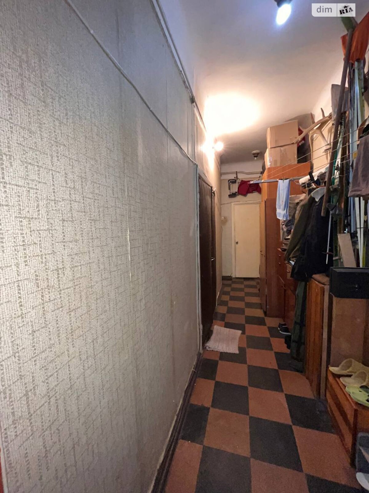 Комната в Киеве, на ул. Уманская 47 в районе Соломенский на продажу фото 1 Комната в Киеве, на ул. Уманская 47 в районе Соломенский на продажу фото 1