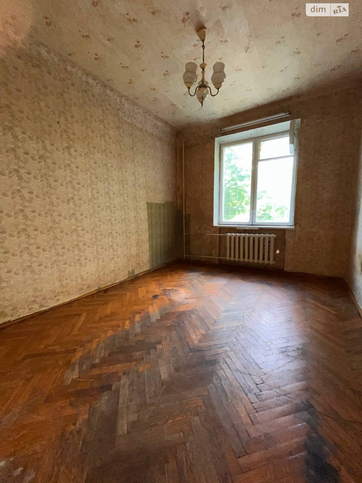 Комната в Киеве, на ул. Уманская 47 в районе Соломенский на продажу фото 1 Комната в Киеве, на ул. Уманская 47 в районе Соломенский на продажу фото 1