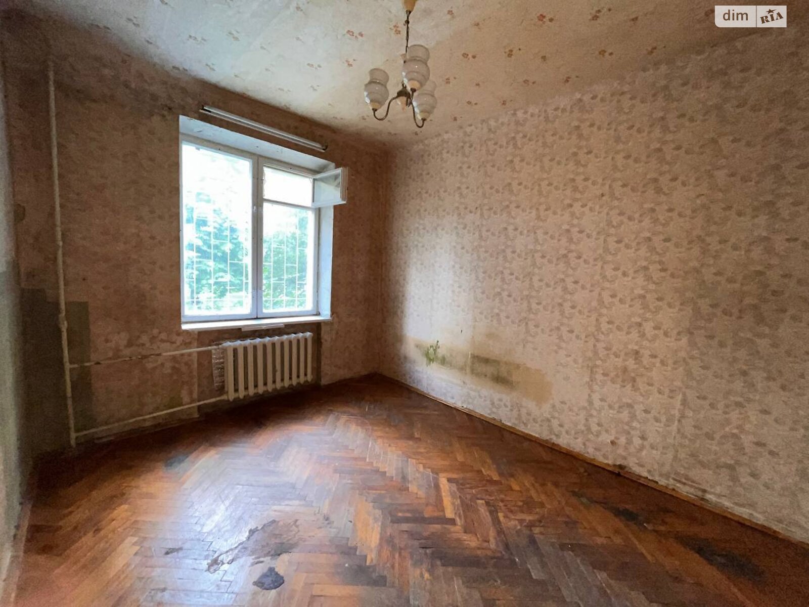 Комната в Киеве, на ул. Уманская 47 в районе Соломенский на продажу фото 1 Комната в Киеве, на ул. Уманская 47 в районе Соломенский на продажу фото 1
