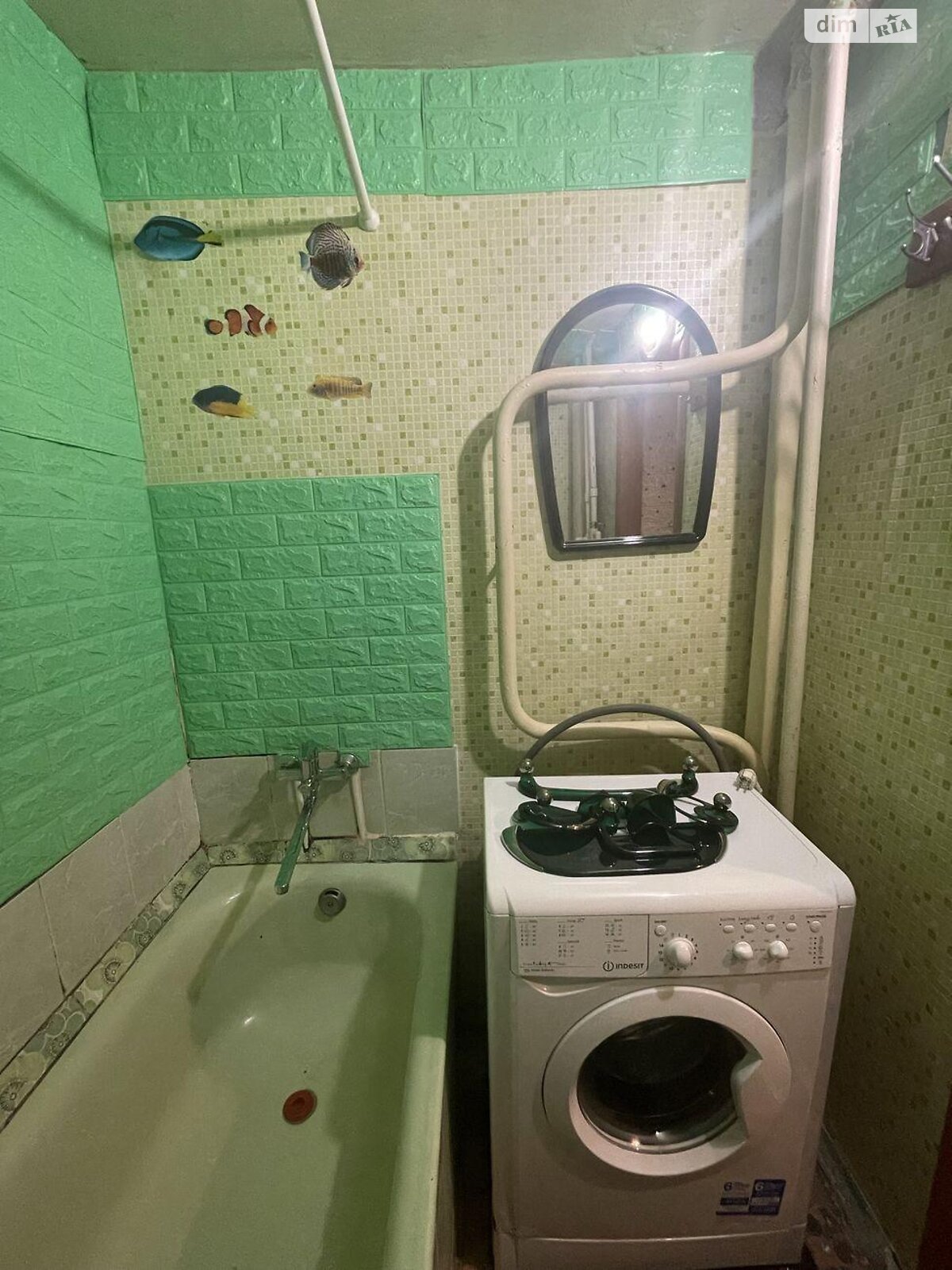 Комната в Киеве, на ул. Верховинная 81 в районе Святошино на продажу фото 1 Комната в Киеве, на ул. Верховинная 81 в районе Святошино на продажу фото 1