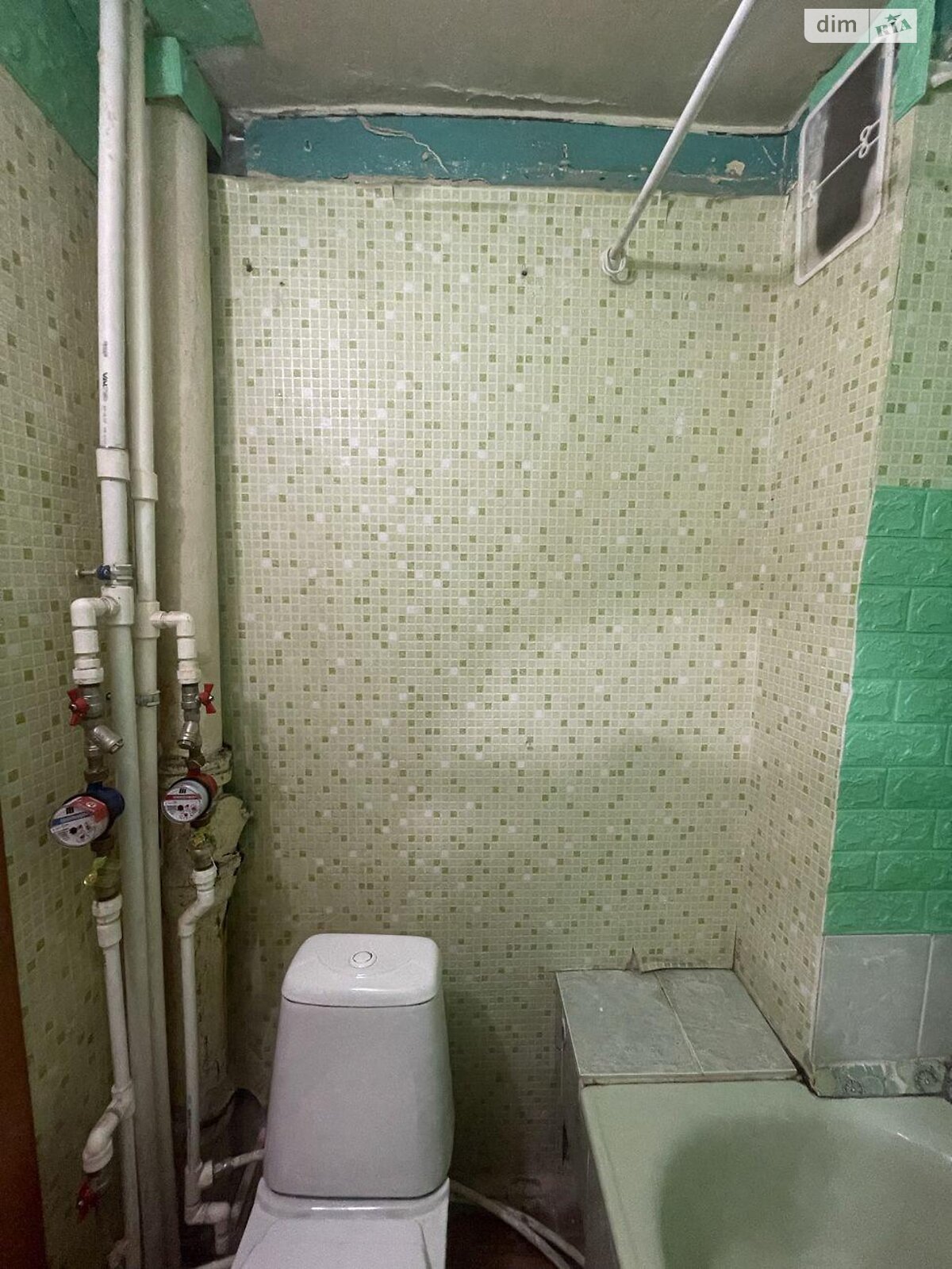 Комната в Киеве, на ул. Верховинная 81 в районе Святошино на продажу фото 1 Комната в Киеве, на ул. Верховинная 81 в районе Святошино на продажу фото 1