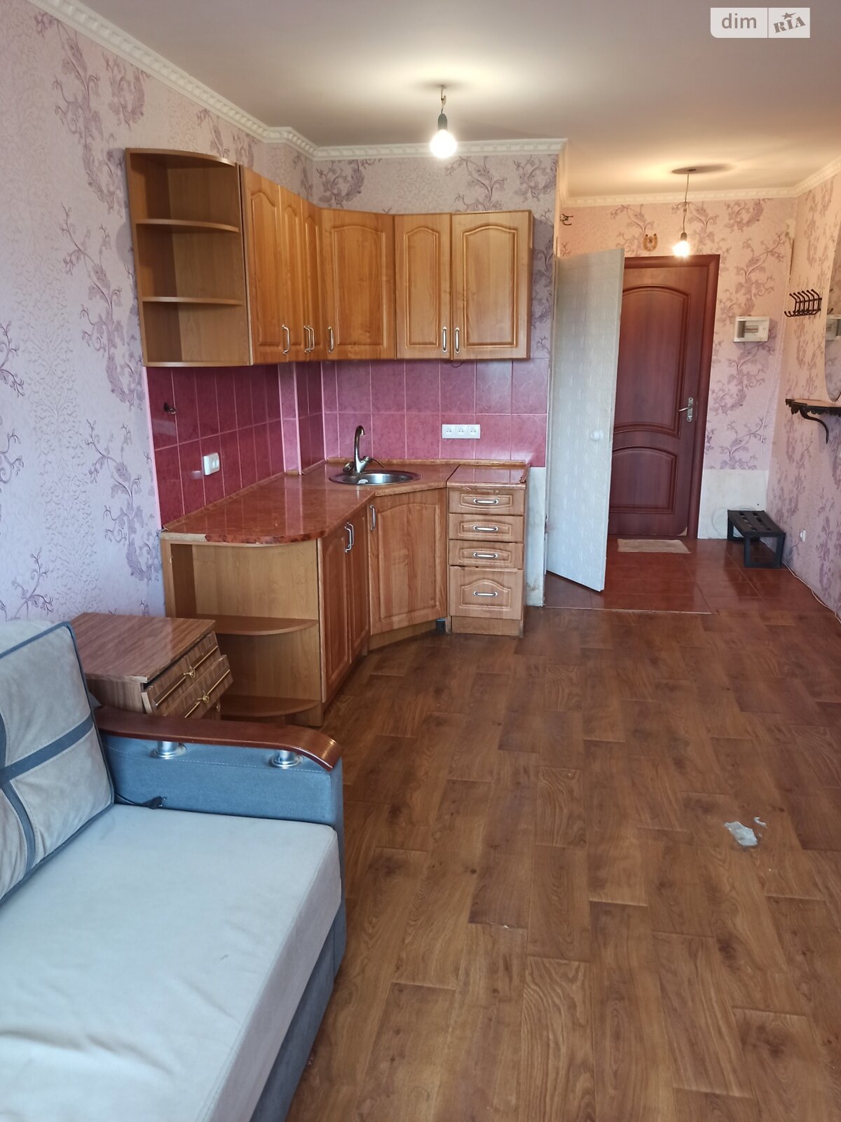 Комната в Кривом Роге, на пл. Домностроителей в районе Металлургический на продажу фото 1 Комната в Кривом Роге, на пл. Домностроителей в районе Металлургический на продажу фото 1