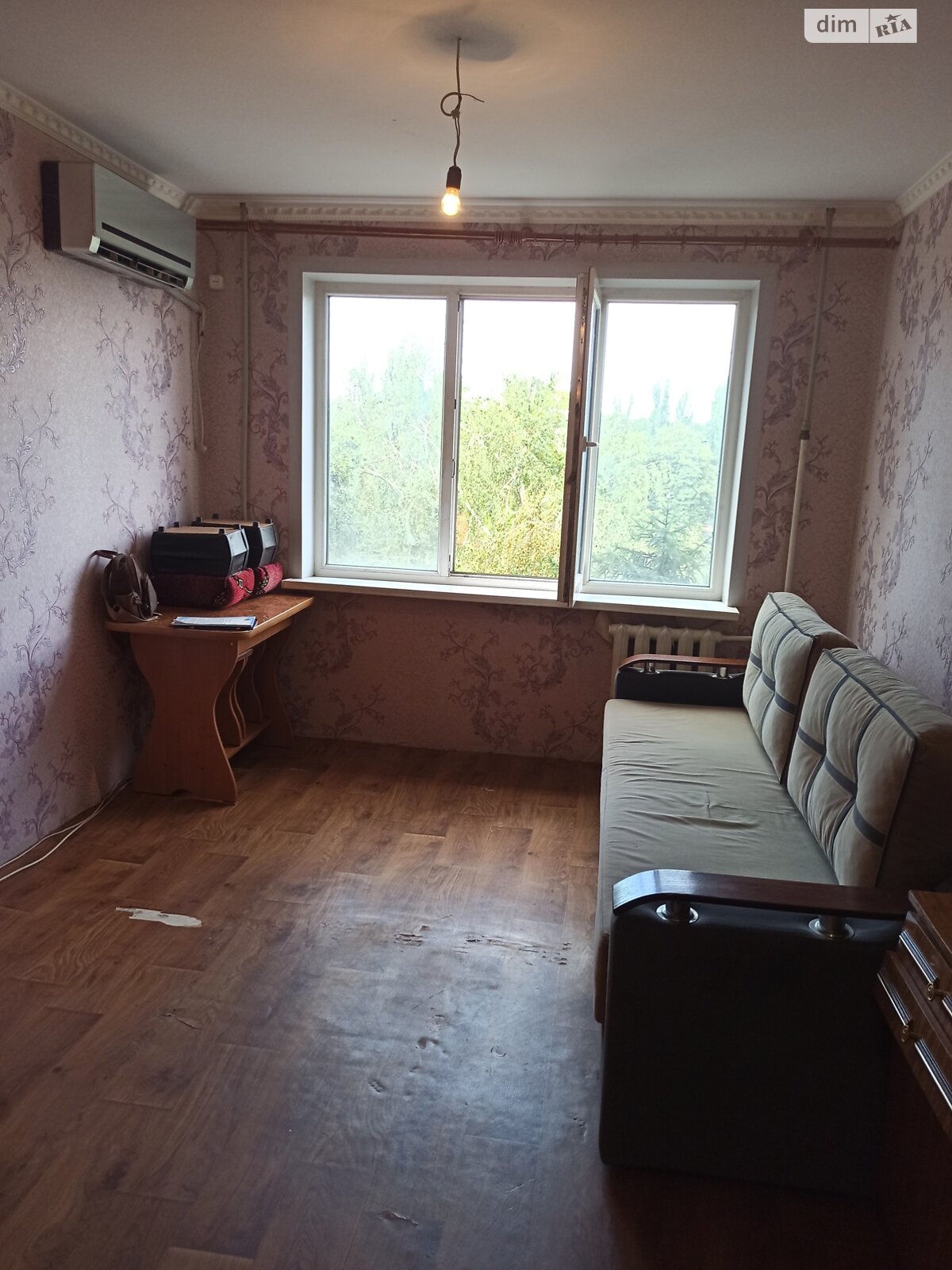 Комната в Кривом Роге, на пл. Домностроителей в районе Металлургический на продажу фото 1 Комната в Кривом Роге, на пл. Домностроителей в районе Металлургический на продажу фото 1