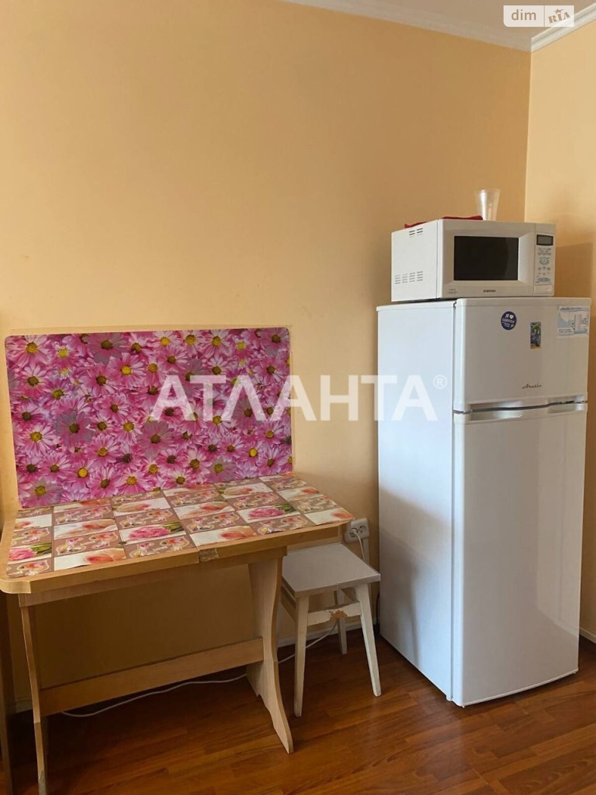Кімната в Одесі на вул. Інглезі 10/2 в районі Черемушки на продаж фото 1 Кімната в Одесі на вул. Інглезі 10/2 в районі Черемушки на продаж фото 1