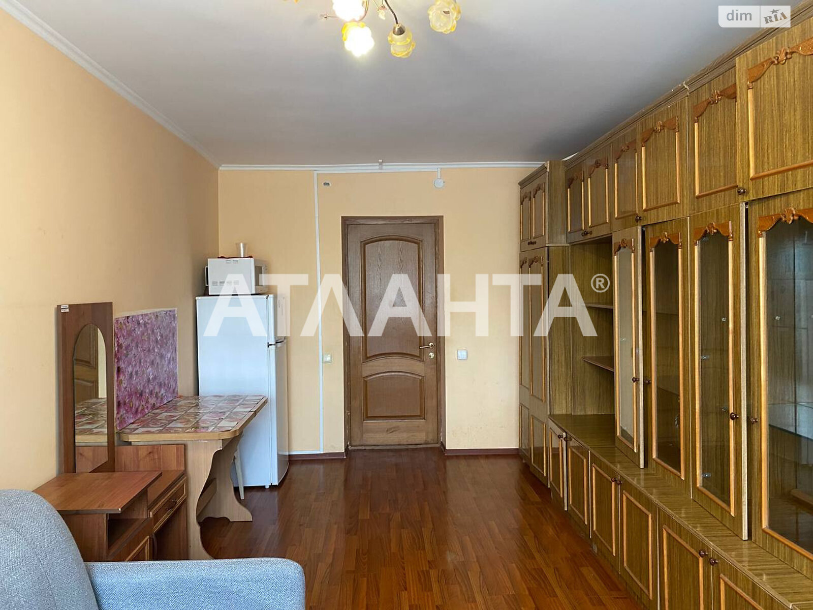 Кімната в Одесі на вул. Інглезі в районі Черемушки на продаж фото 1 Кімната в Одесі на вул. Інглезі в районі Черемушки на продаж фото 1