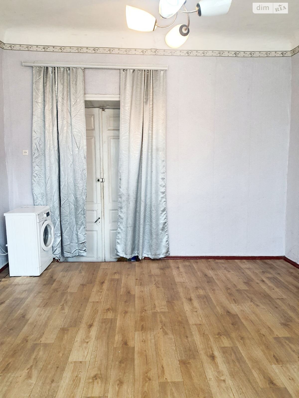 Комната в Одессе, на ул. Манежная в районе Хаджибейский на продажу фото 1 Комната в Одессе, на ул. Манежная в районе Хаджибейский на продажу фото 1