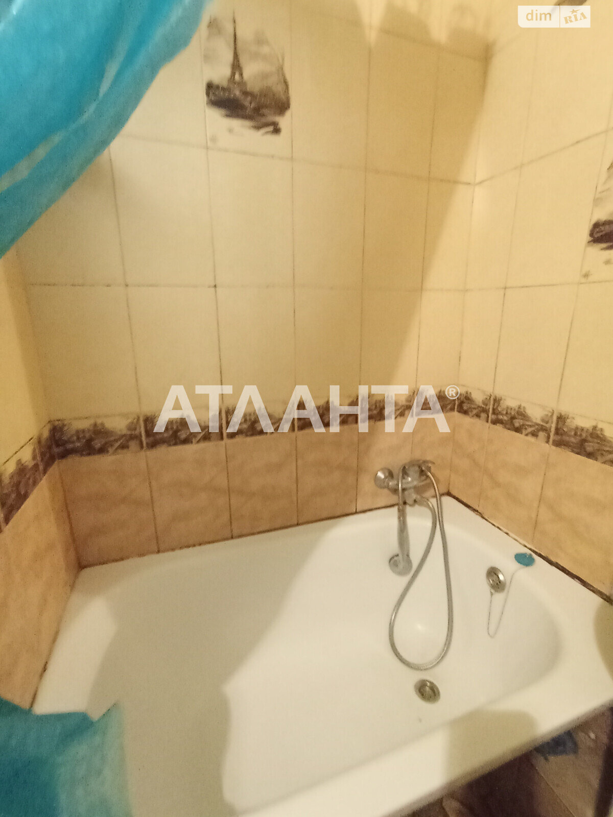 Комната в Одессе, на ул. Жолио-Кюри в районе Пересыпский на продажу фото 1 Комната в Одессе, на ул. Жолио-Кюри в районе Пересыпский на продажу фото 1