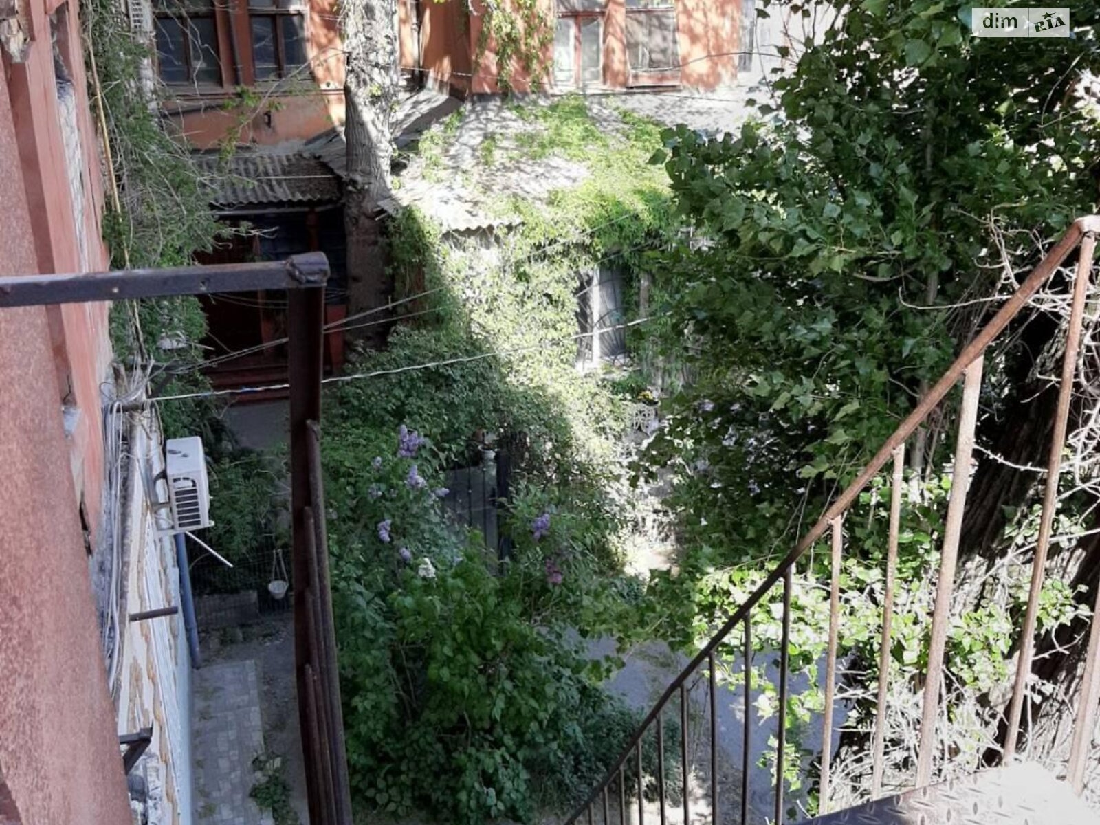 Комната в Одессе, на ул. Черноморского казачества в районе Пересыпский на продажу фото 1 Комната в Одессе, на ул. Черноморского казачества в районе Пересыпский на продажу фото 1