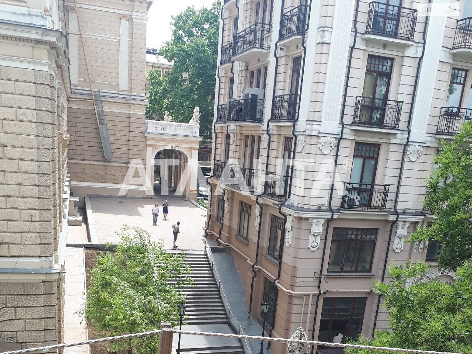 Комната в Одессе, на пер. Чайковского в районе Приморский на продажу фото 1 Комната в Одессе, на пер. Чайковского в районе Приморский на продажу фото 1
