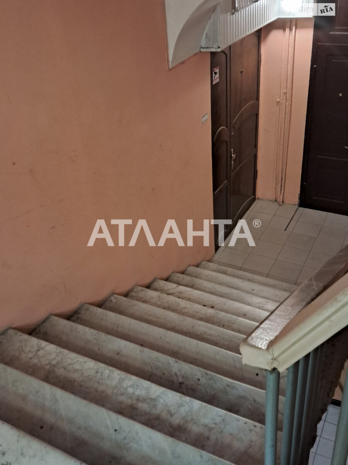 Комната в Одессе, на пер. Чайковского в районе Приморский на продажу фото 1 Комната в Одессе, на пер. Чайковского в районе Приморский на продажу фото 1
