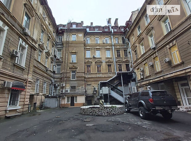 Комната в Одессе, на ул. Дерибасовская 9 в районе Приморский на продажу фото 1 Комната в Одессе, на ул. Дерибасовская 9 в районе Приморский на продажу фото 1