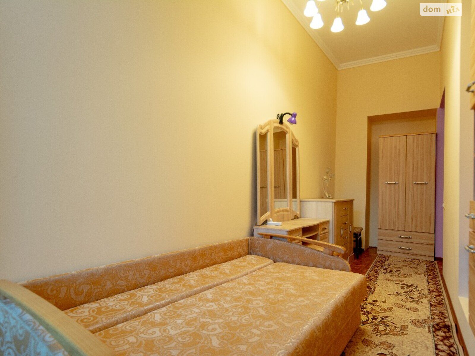 Комната в Одессе, на ул. Университетская 13 в районе Приморский на продажу фото 1