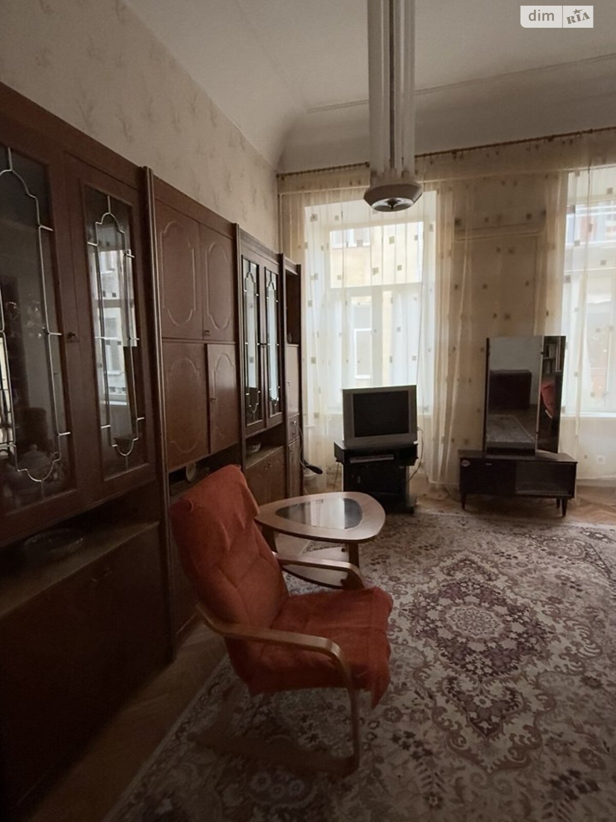 Комната в Одессе, на ул. Нины Строкатой 8 в районе Приморский на продажу фото 1 Комната в Одессе, на ул. Нины Строкатой 8 в районе Приморский на продажу фото 1