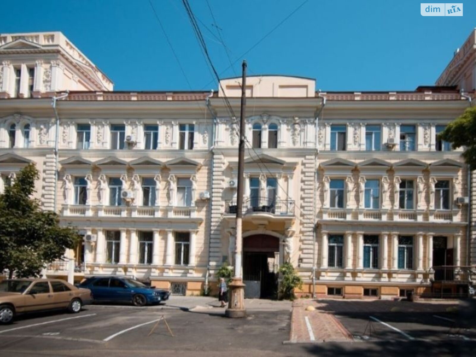 Комната в Одессе, на ул. Нины Строкатой 8 в районе Приморский на продажу фото 1 Комната в Одессе, на ул. Нины Строкатой 8 в районе Приморский на продажу фото 1
