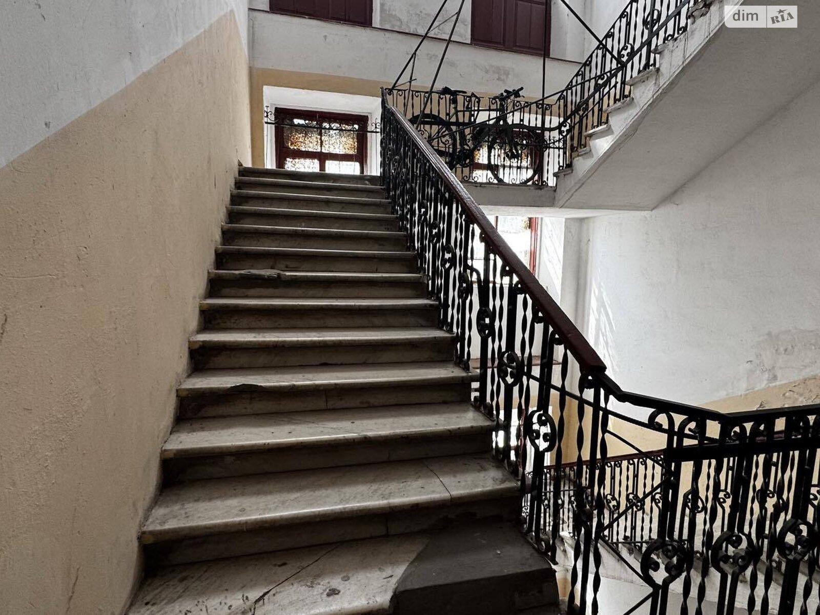 Комната в Одессе, на ул. Нины Строкатой 8 в районе Приморский на продажу фото 1 Комната в Одессе, на ул. Нины Строкатой 8 в районе Приморский на продажу фото 1