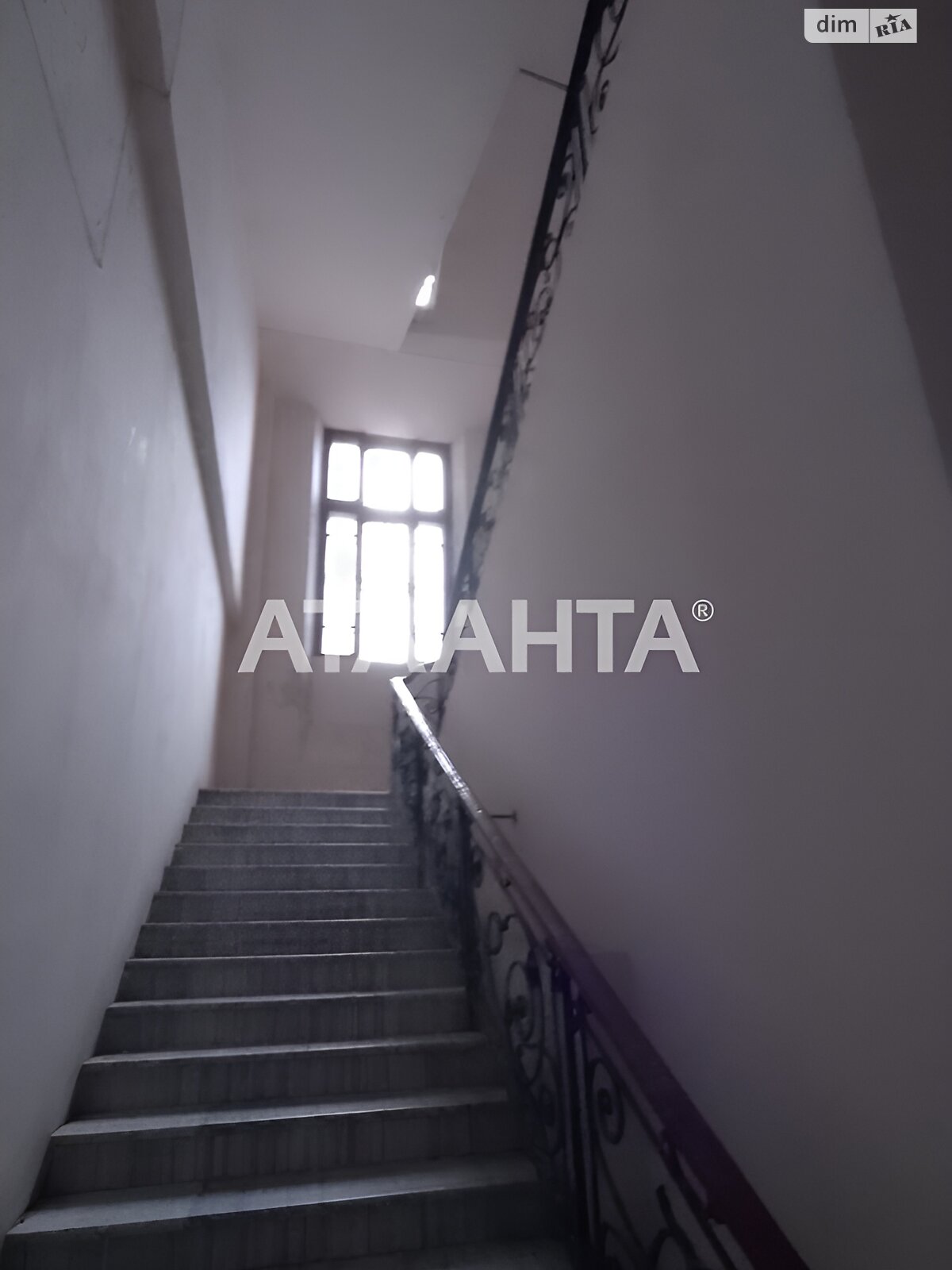 Комната в Одессе, на ул. Университетская в районе Приморский на продажу фото 1 Комната в Одессе, на ул. Университетская в районе Приморский на продажу фото 1