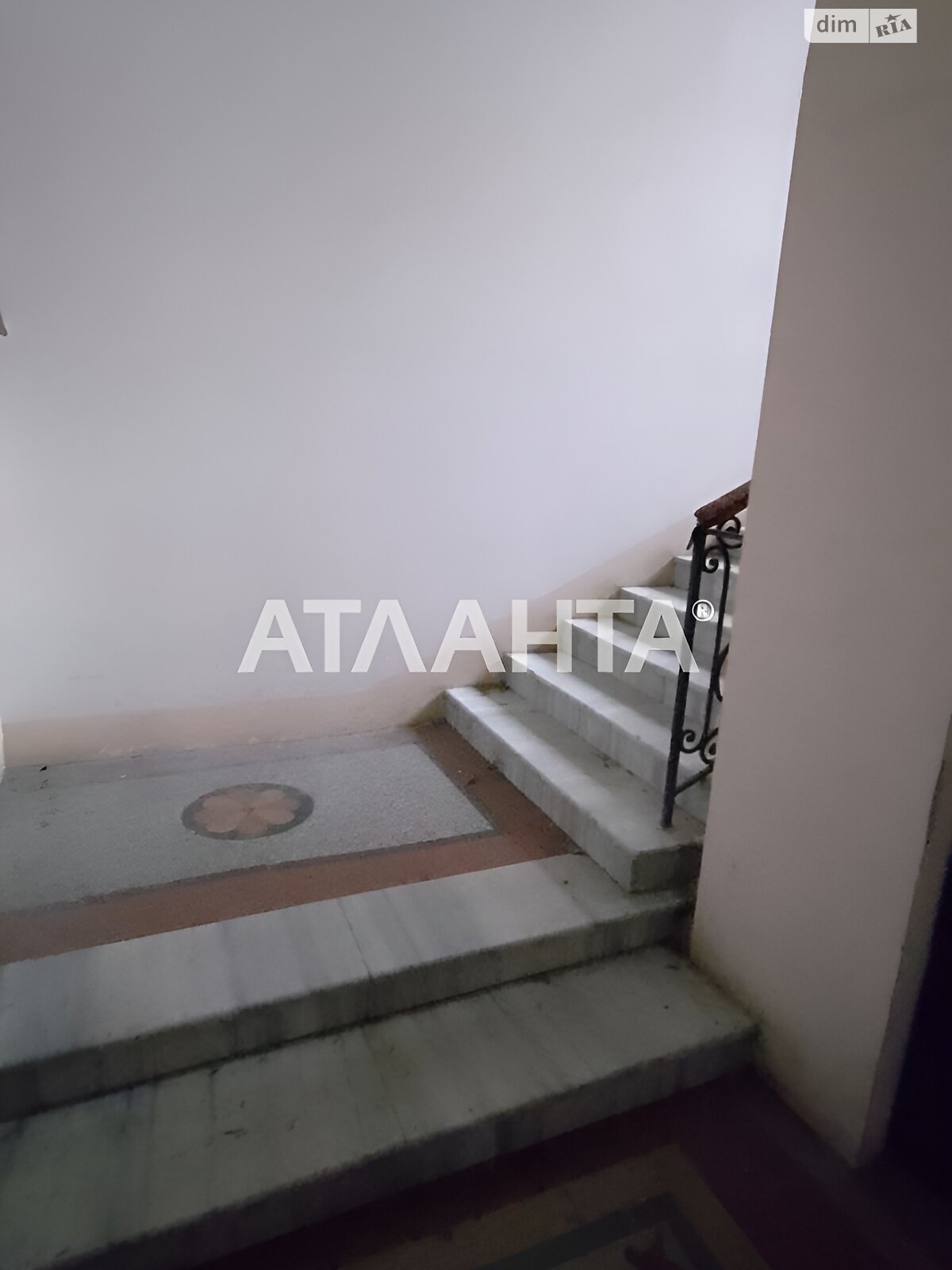 Комната в Одессе, на ул. Университетская в районе Приморский на продажу фото 1 Комната в Одессе, на ул. Университетская в районе Приморский на продажу фото 1