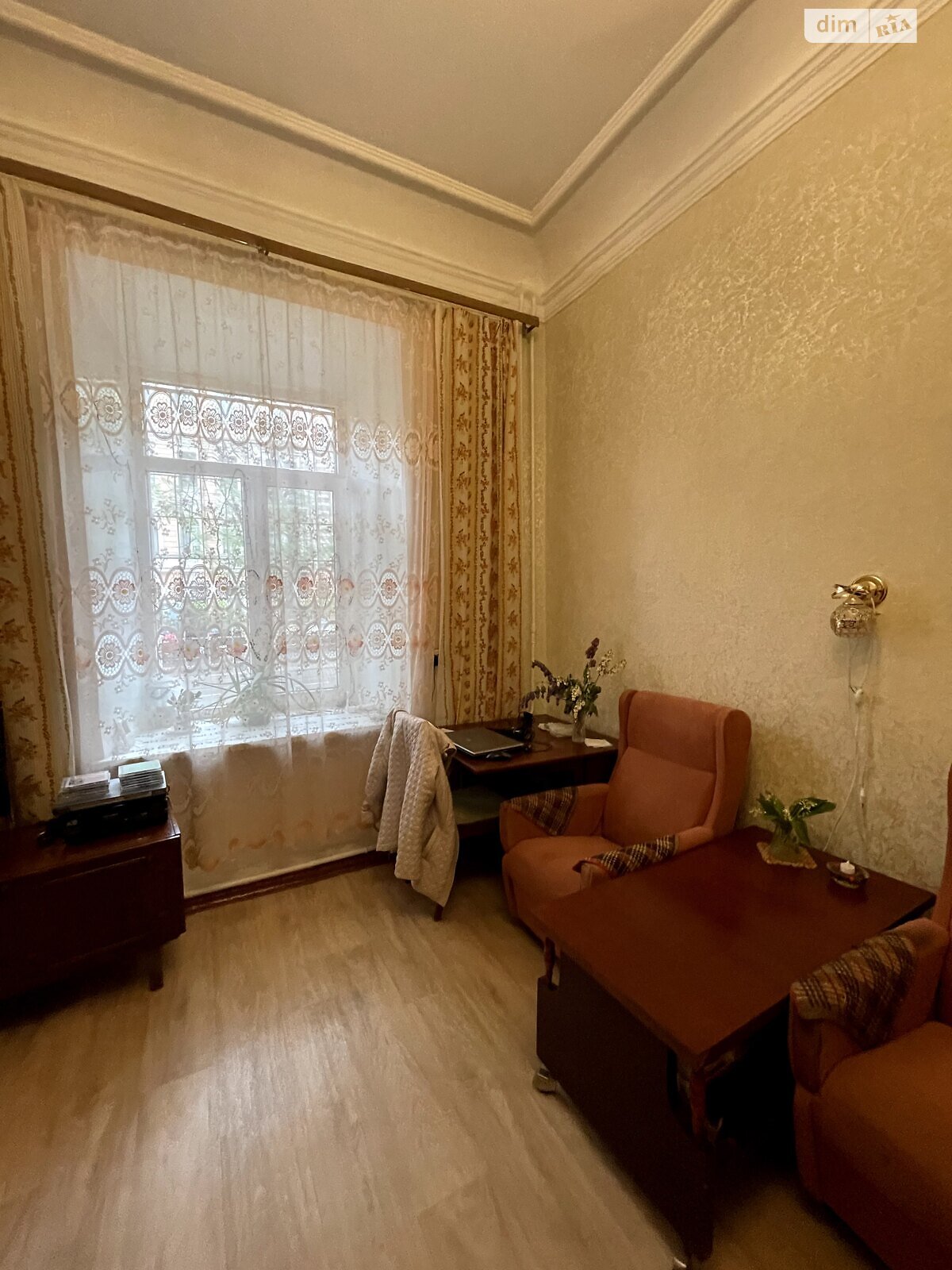 Кімната в Одесі на вул. Софіївська 14 в районі Приморський на продаж фото 1