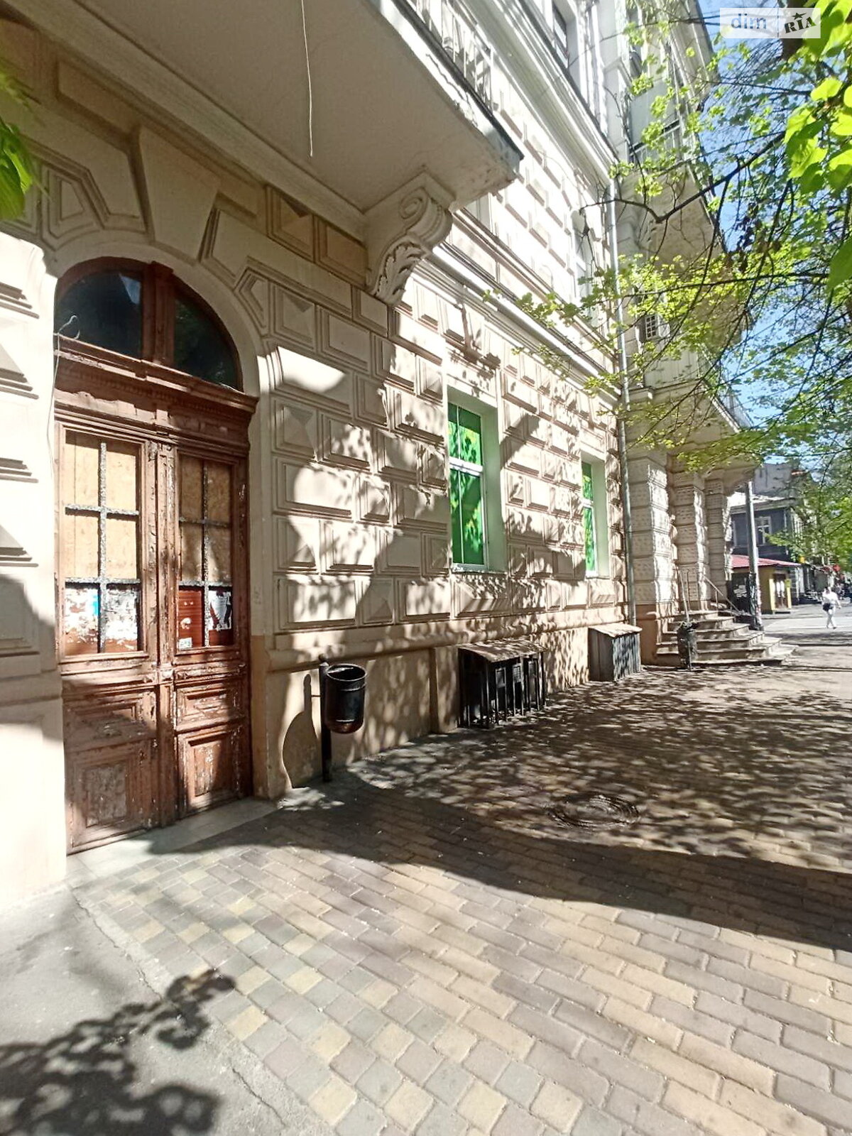 Комната в Одессе, на ул. Дворянская 8 в районе Центр на продажу фото 1