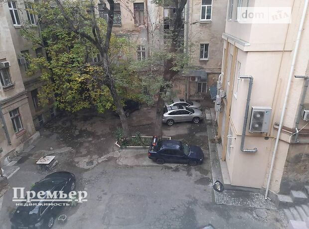 Комната в Одессе, на ул. Канатная 78 в районе Центр на продажу фото 1 Комната в Одессе, на ул. Канатная 78 в районе Центр на продажу фото 1
