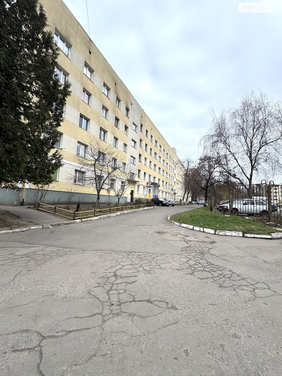 Комната в Ровно, на ул. Князя Острожского 14 в районе Ювилейный на продажу фото 1 Комната в Ровно, на ул. Князя Острожского 14 в районе Ювилейный на продажу фото 1
