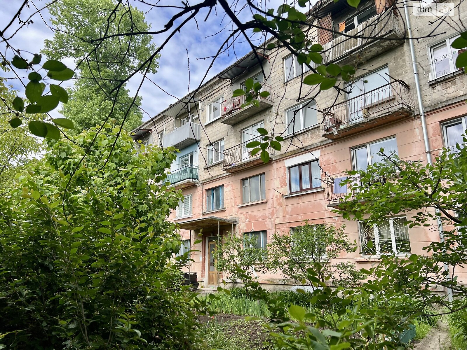Комната в Тернополе, на ул. Лозовецкая 20 в районе Промышленный Южный на продажу фото 1 Комната в Тернополе, на ул. Лозовецкая 20 в районе Промышленный Южный на продажу фото 1