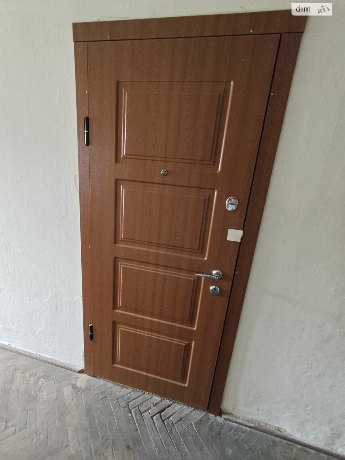 Комната в Ужгороде, на просп. Свободы в районе Свепомоц на продажу фото 1 Комната в Ужгороде, на просп. Свободы в районе Свепомоц на продажу фото 1