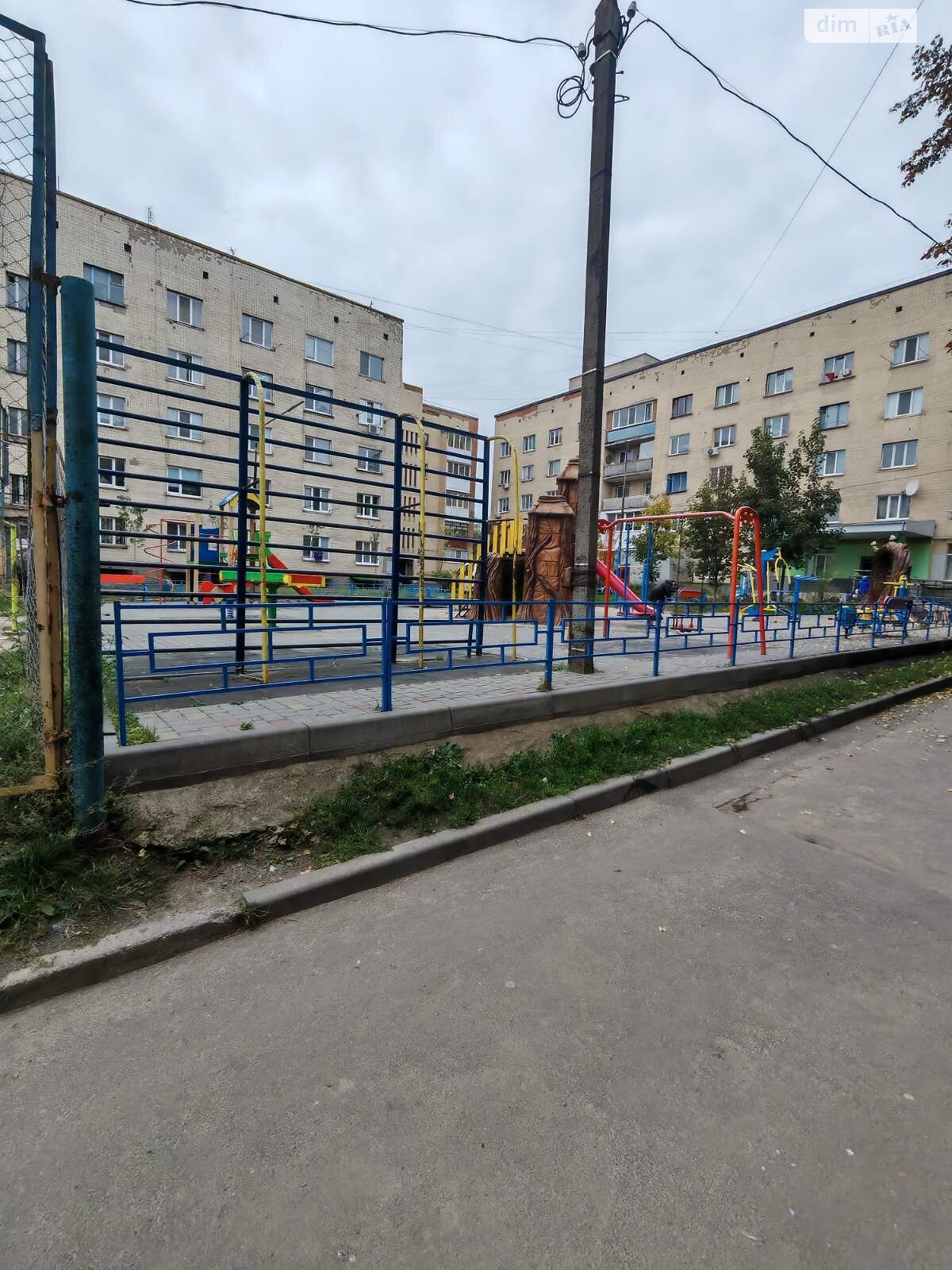 Кімната в Вінниці на вул. Лялі Ратушної в районі Слов’янка на продаж фото 1 Кімната в Вінниці на вул. Лялі Ратушної в районі Слов’янка на продаж фото 1