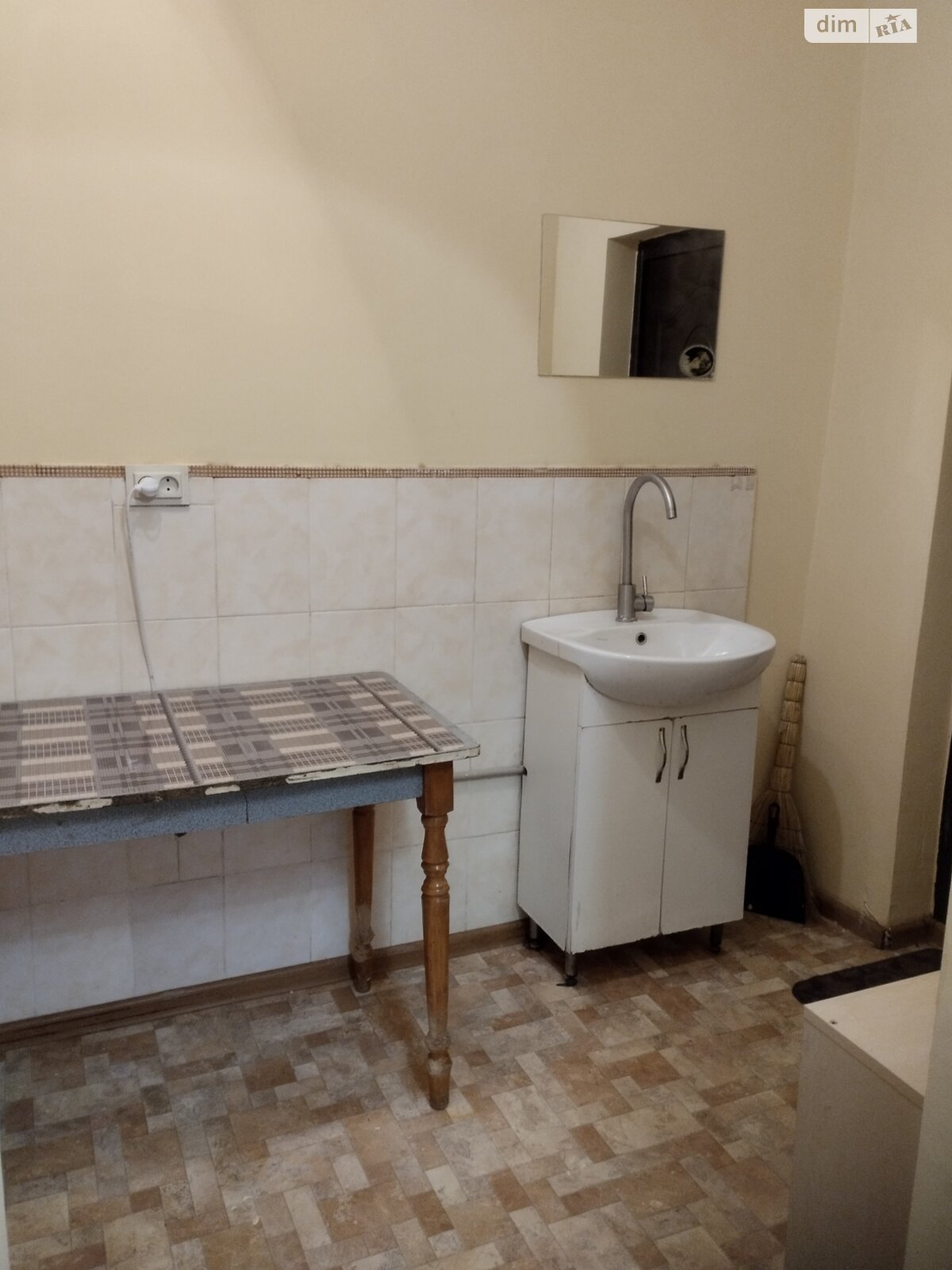 Кімната в Вінниці на вул. Лялі Ратушної 132 в районі Слов’янка на продаж фото 1 Кімната в Вінниці на вул. Лялі Ратушної 132 в районі Слов’янка на продаж фото 1