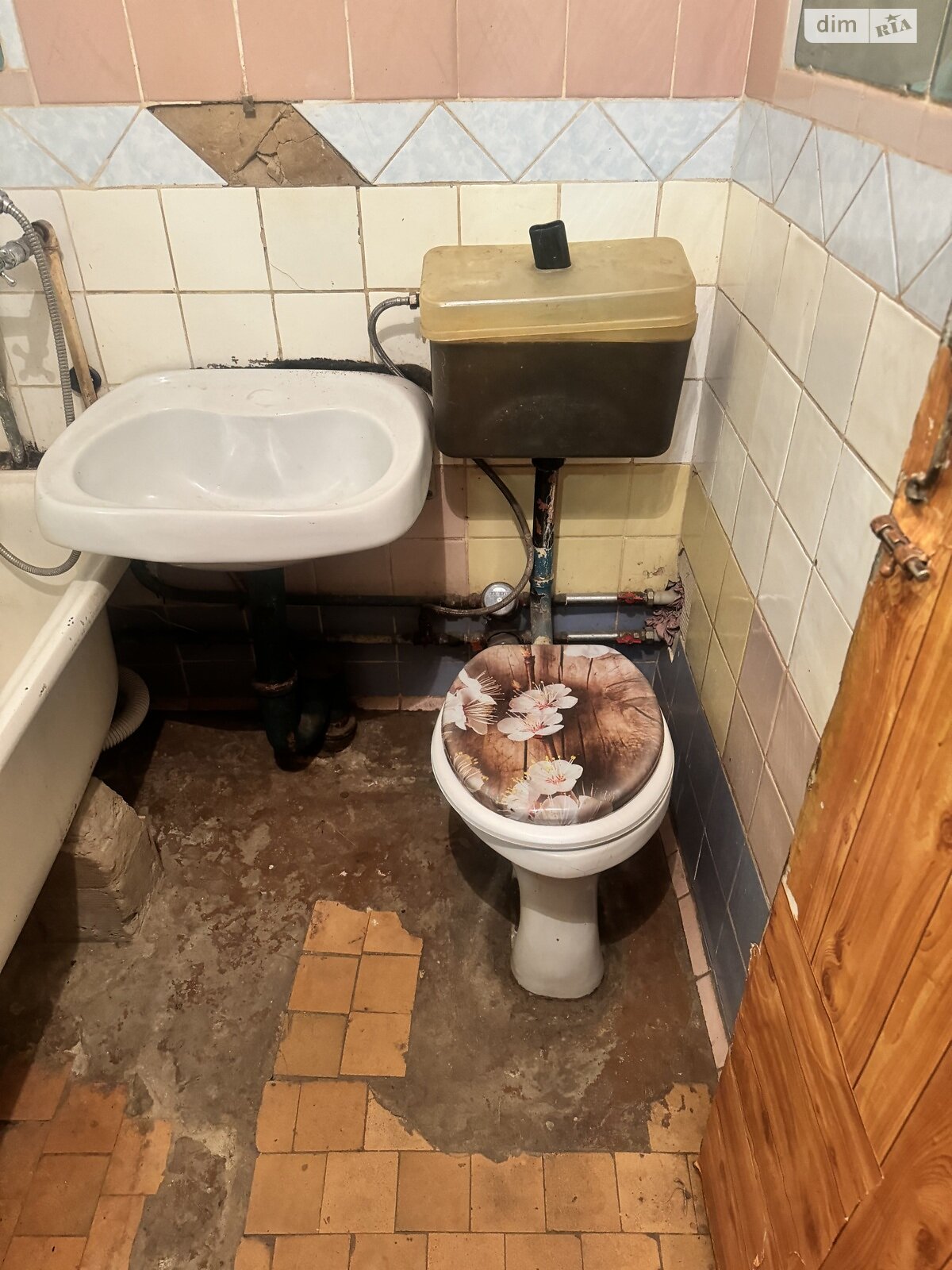 Комната в Виннице, на ул. Антонова Олега в районе Военный городок на продажу фото 1 Комната в Виннице, на ул. Антонова Олега в районе Военный городок на продажу фото 1