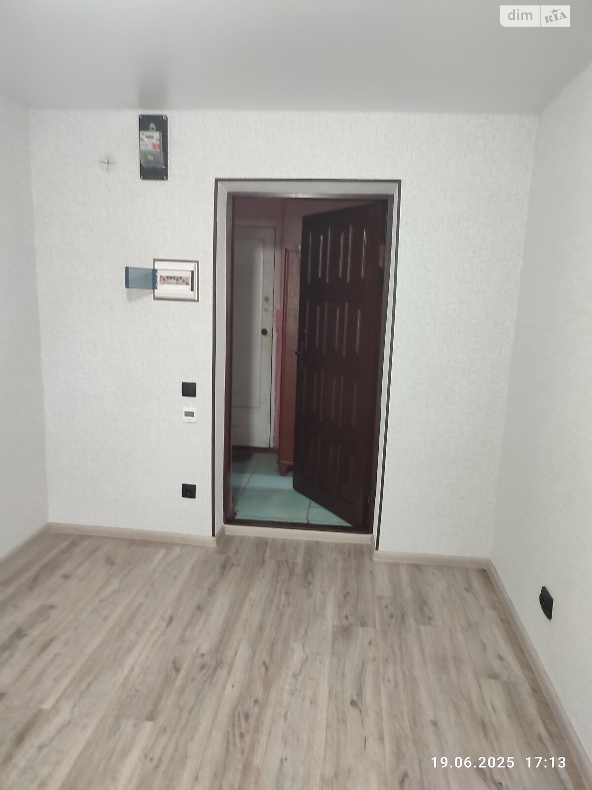 Кімната в Вінниці на вул. Сергія Зулінського в районі Замостянський на продаж фото 1 Кімната в Вінниці на вул. Сергія Зулінського в районі Замостянський на продаж фото 1