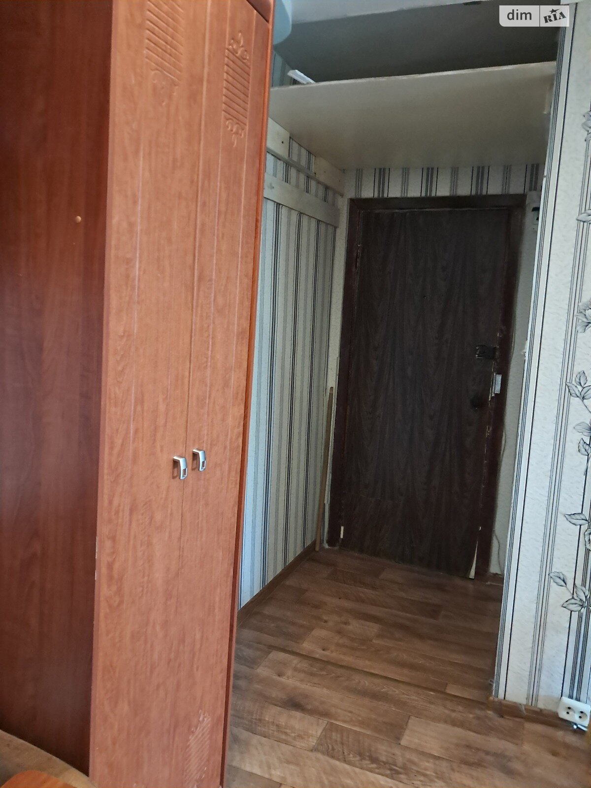 Комната в Запорожье, на ул. Привокзальная 7, кв. 611 в районе Коммунарский на продажу фото 1 Комната в Запорожье, на ул. Привокзальная 7, кв. 611 в районе Коммунарский на продажу фото 1