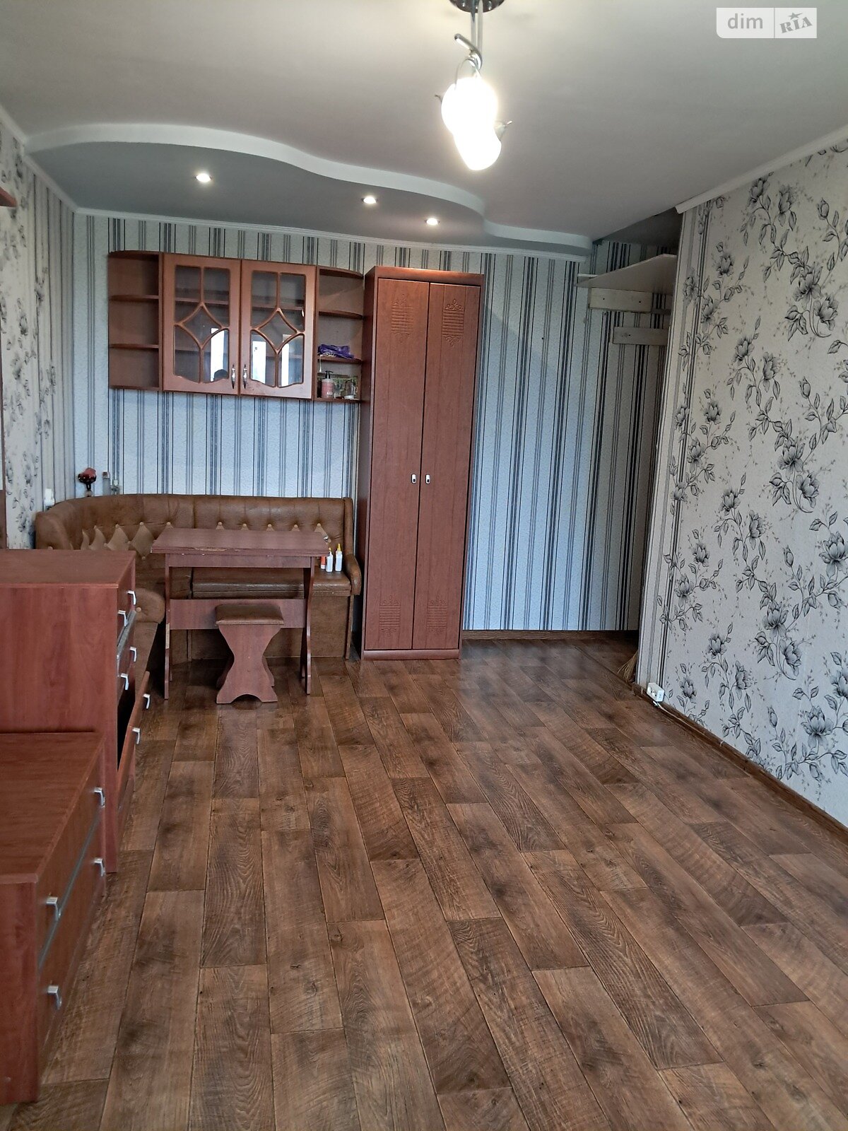 Комната в Запорожье, на ул. Привокзальная 7, кв. 611 в районе Коммунарский на продажу фото 1 Комната в Запорожье, на ул. Привокзальная 7, кв. 611 в районе Коммунарский на продажу фото 1