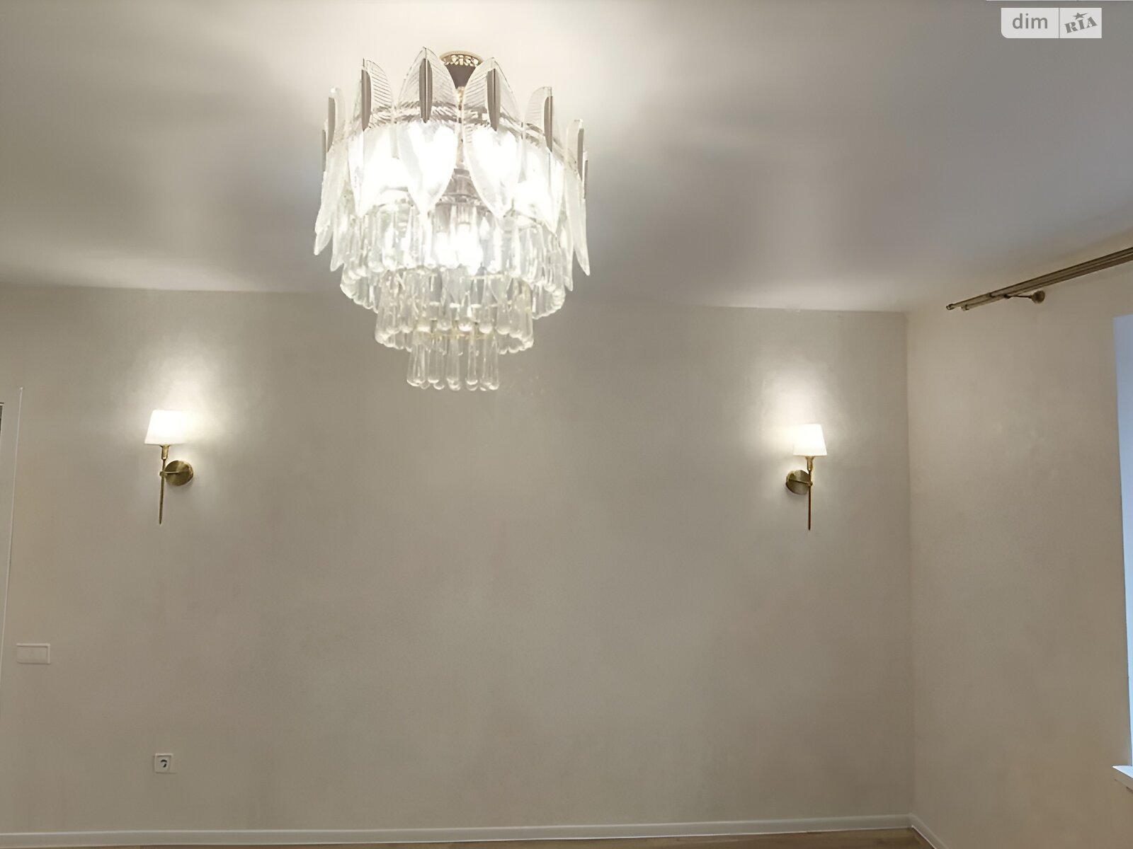 Продажа трехкомнатной квартиры в Агрономичном, на ул. Центральная, фото 1 Продажа трехкомнатной квартиры в Агрономичном, на ул. Центральная, фото 1