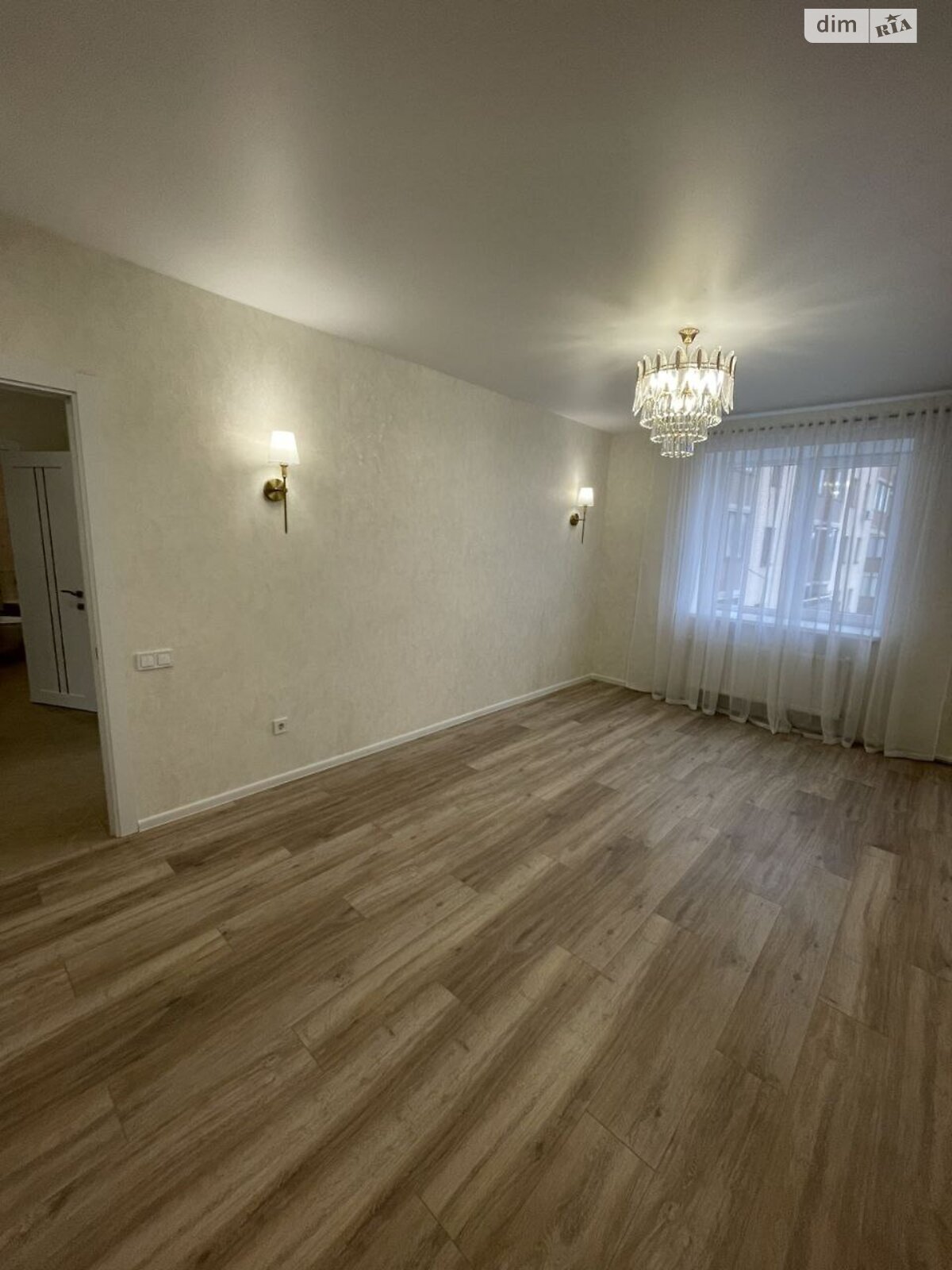 Продаж трикімнатної квартири в Агрономічному, на вул. Центральна, фото 1 Продаж трикімнатної квартири в Агрономічному, на вул. Центральна, фото 1