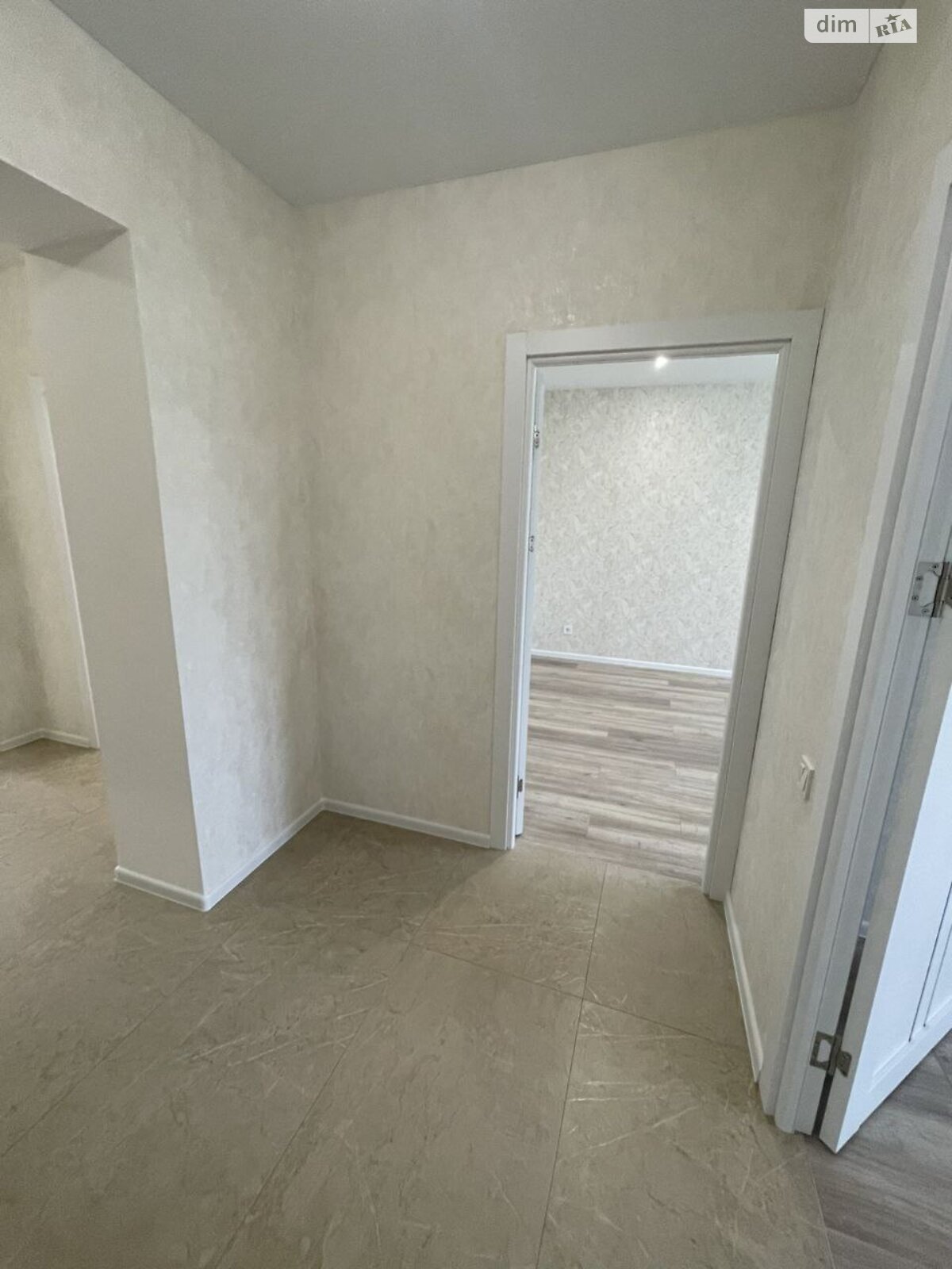 Продаж трикімнатної квартири в Агрономічному, на вул. Центральна, фото 1 Продаж трикімнатної квартири в Агрономічному, на вул. Центральна, фото 1