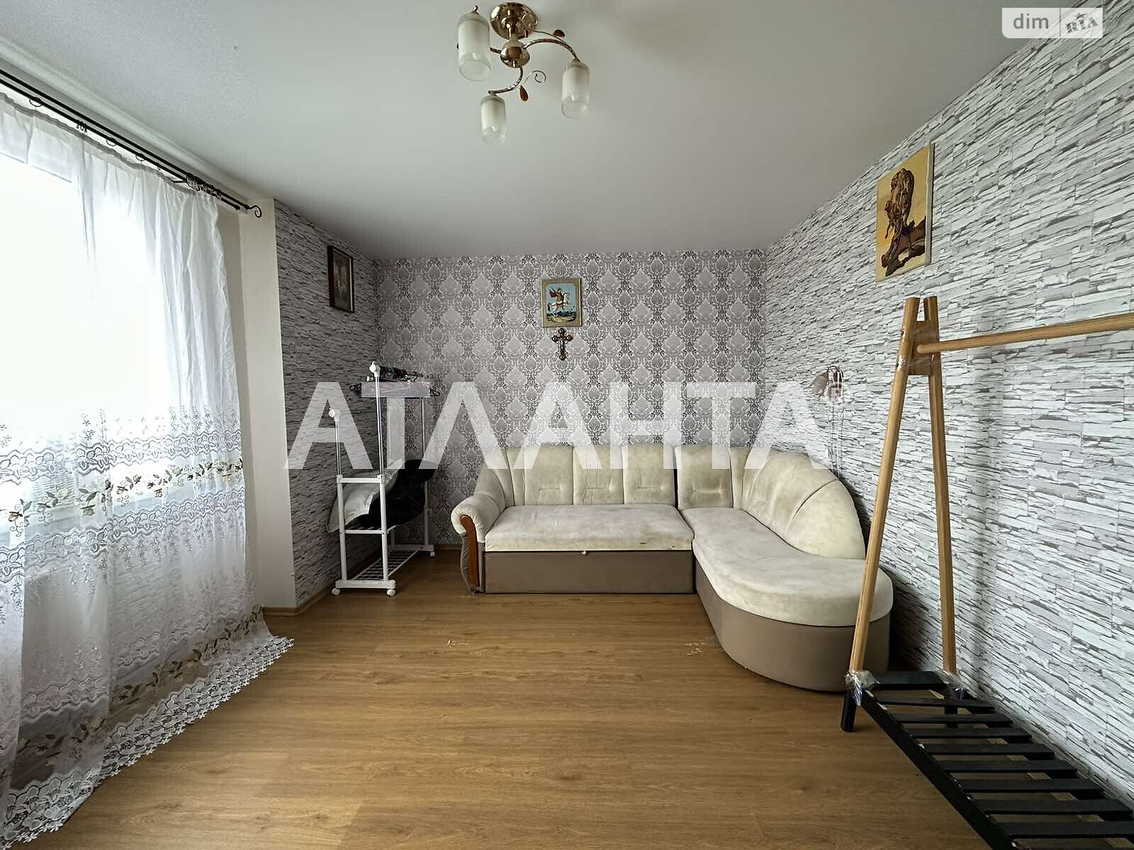 Продаж трикімнатної квартири в Авангарді, на вул. Торгова 13, фото 1 Продаж трикімнатної квартири в Авангарді, на вул. Торгова 13, фото 1