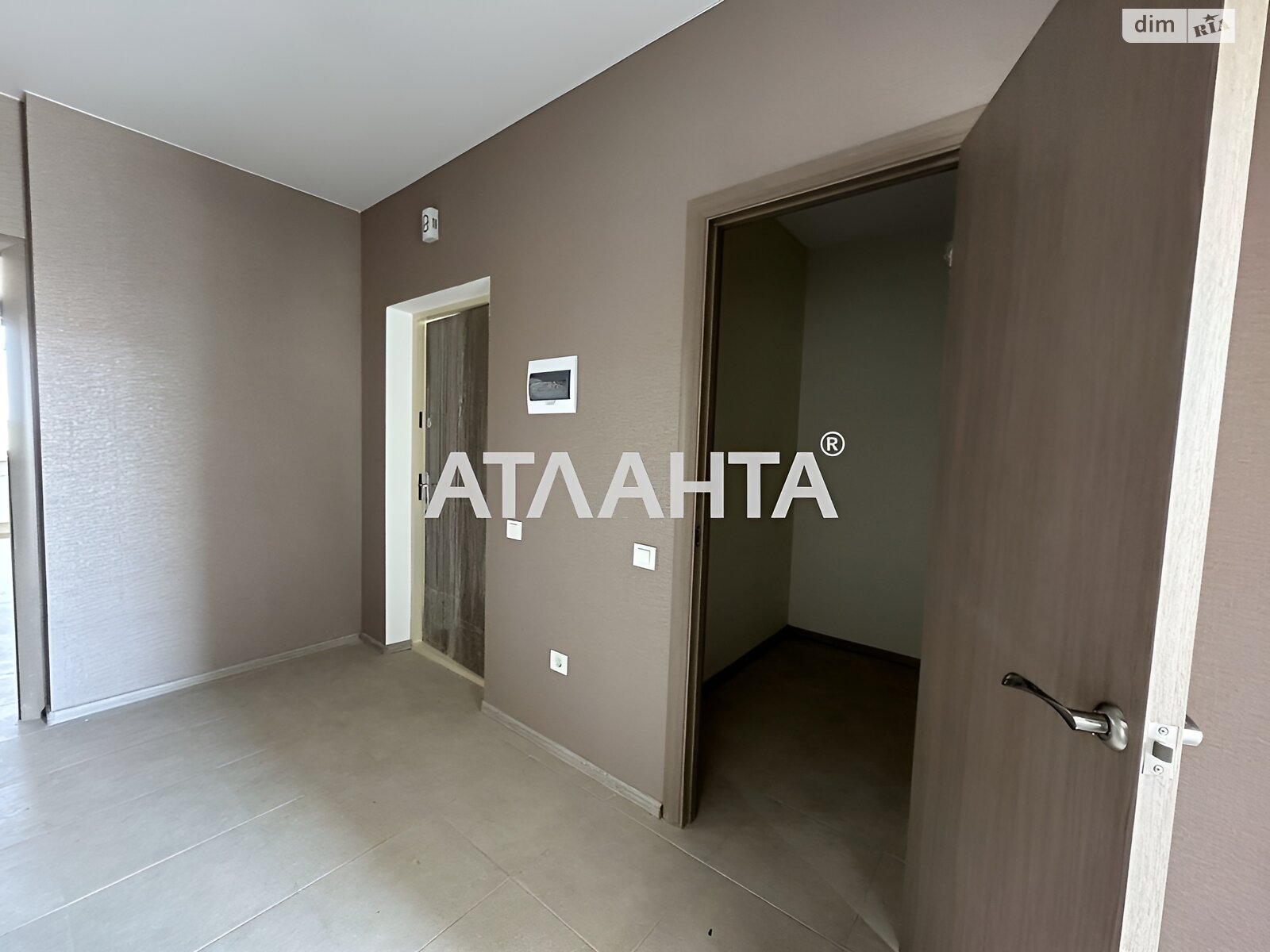 Продаж трикімнатної квартири в Авангарді,, фото 1 Продаж трикімнатної квартири в Авангарді,, фото 1