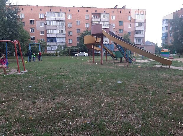 Продажа трехкомнатной квартиры в Бахмаче, район Бахмач фото 1 Продажа трехкомнатной квартиры в Бахмаче, район Бахмач фото 1