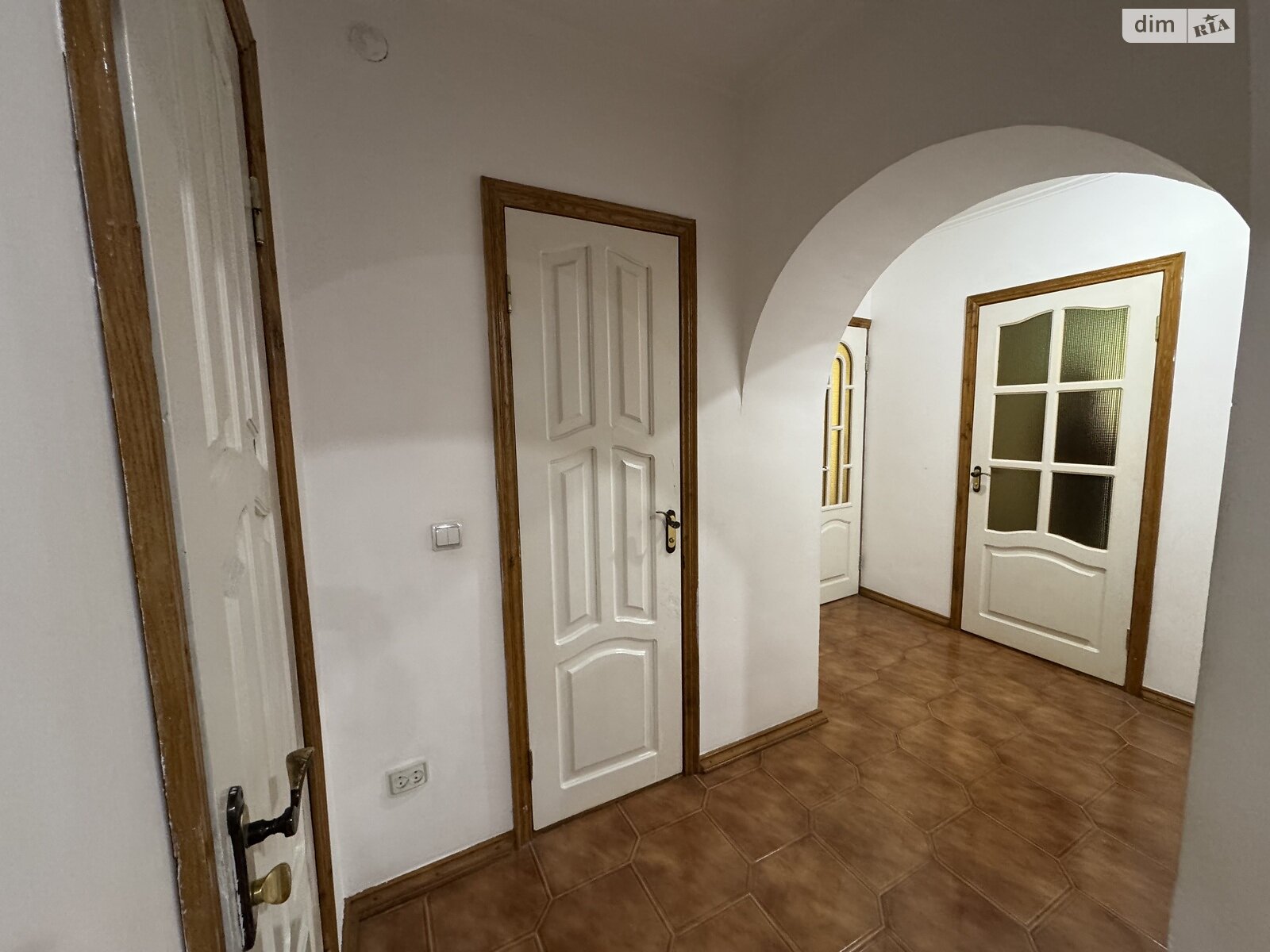 Продажа трехкомнатной квартиры в Баре, на ул. Гончарная 21, фото 1