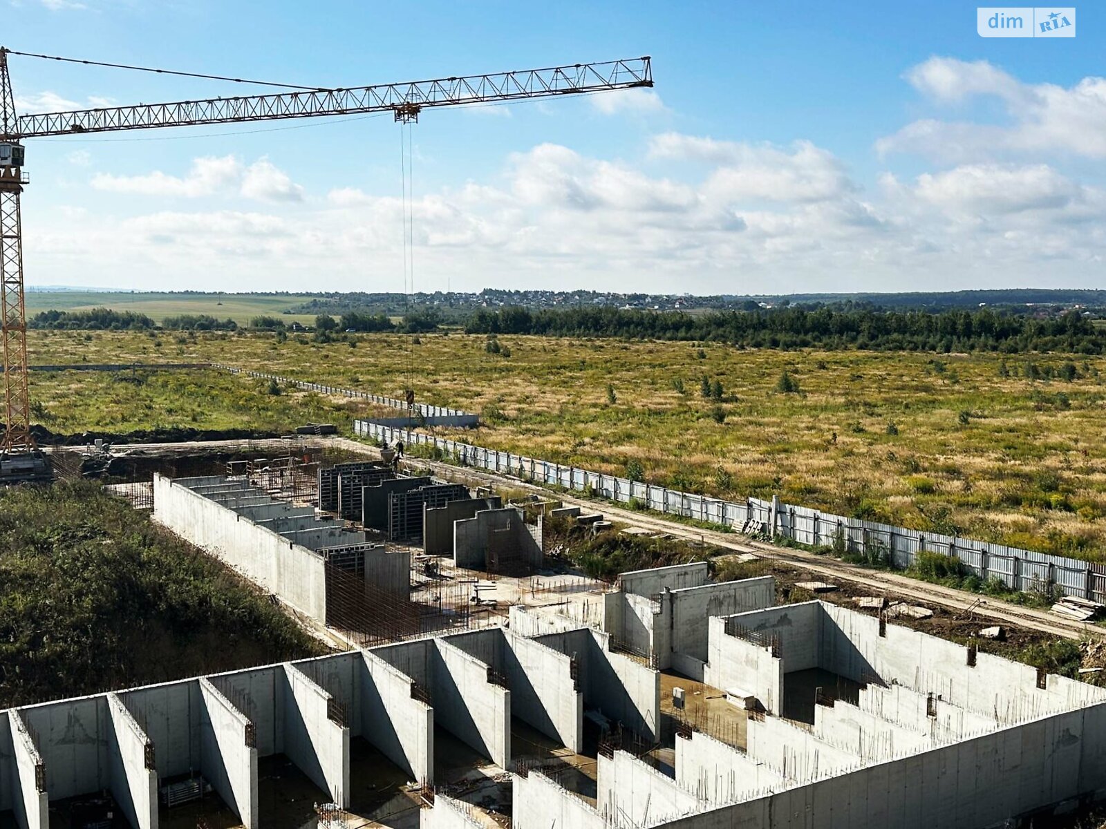 Продажа трехкомнатной квартиры в Басовке, на дор. Кольцевая, фото 1 Продажа трехкомнатной квартиры в Басовке, на дор. Кольцевая, фото 1