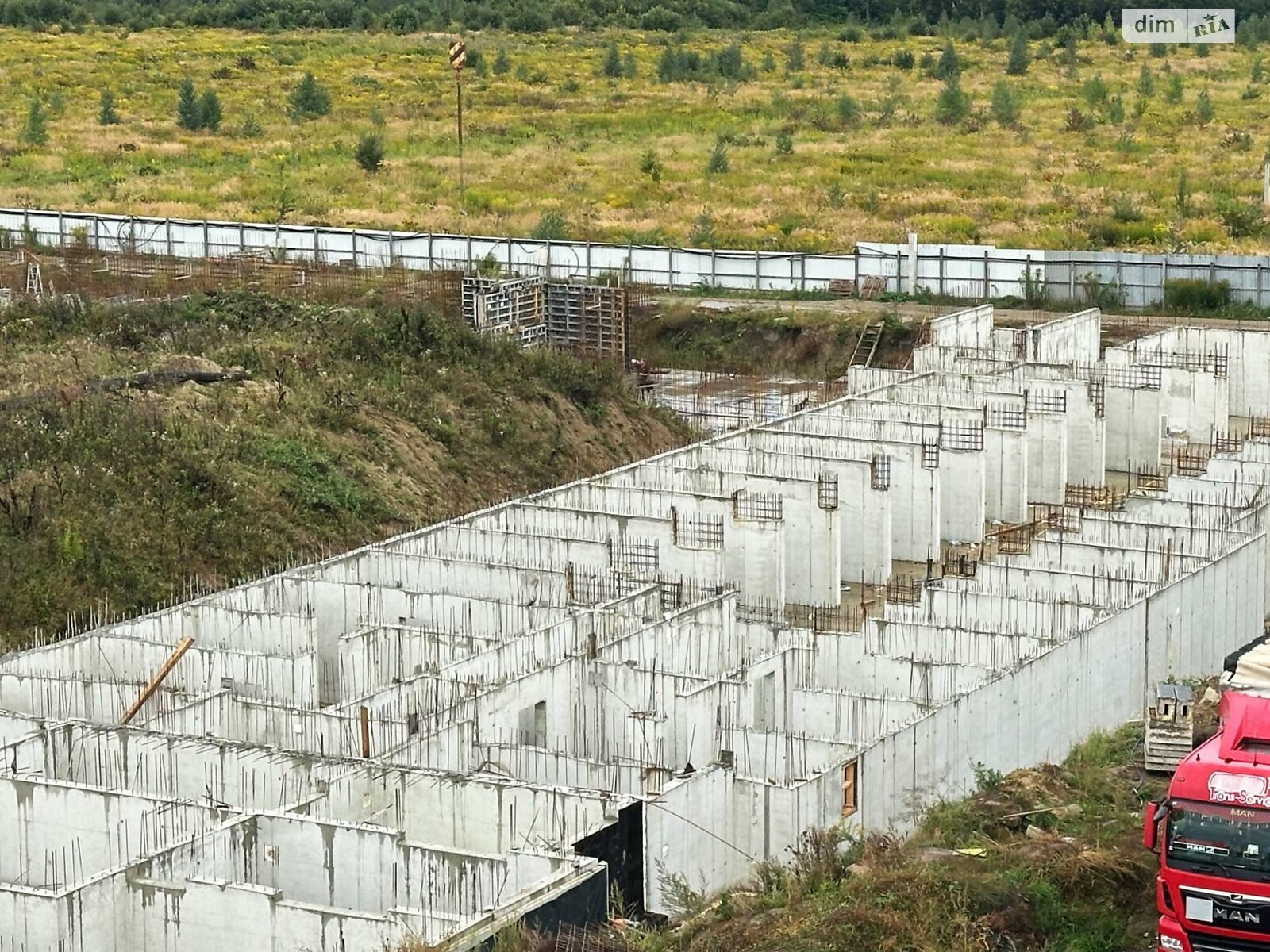 Продажа трехкомнатной квартиры в Басовке, на дор. Кольцевая, фото 1 Продажа трехкомнатной квартиры в Басовке, на дор. Кольцевая, фото 1