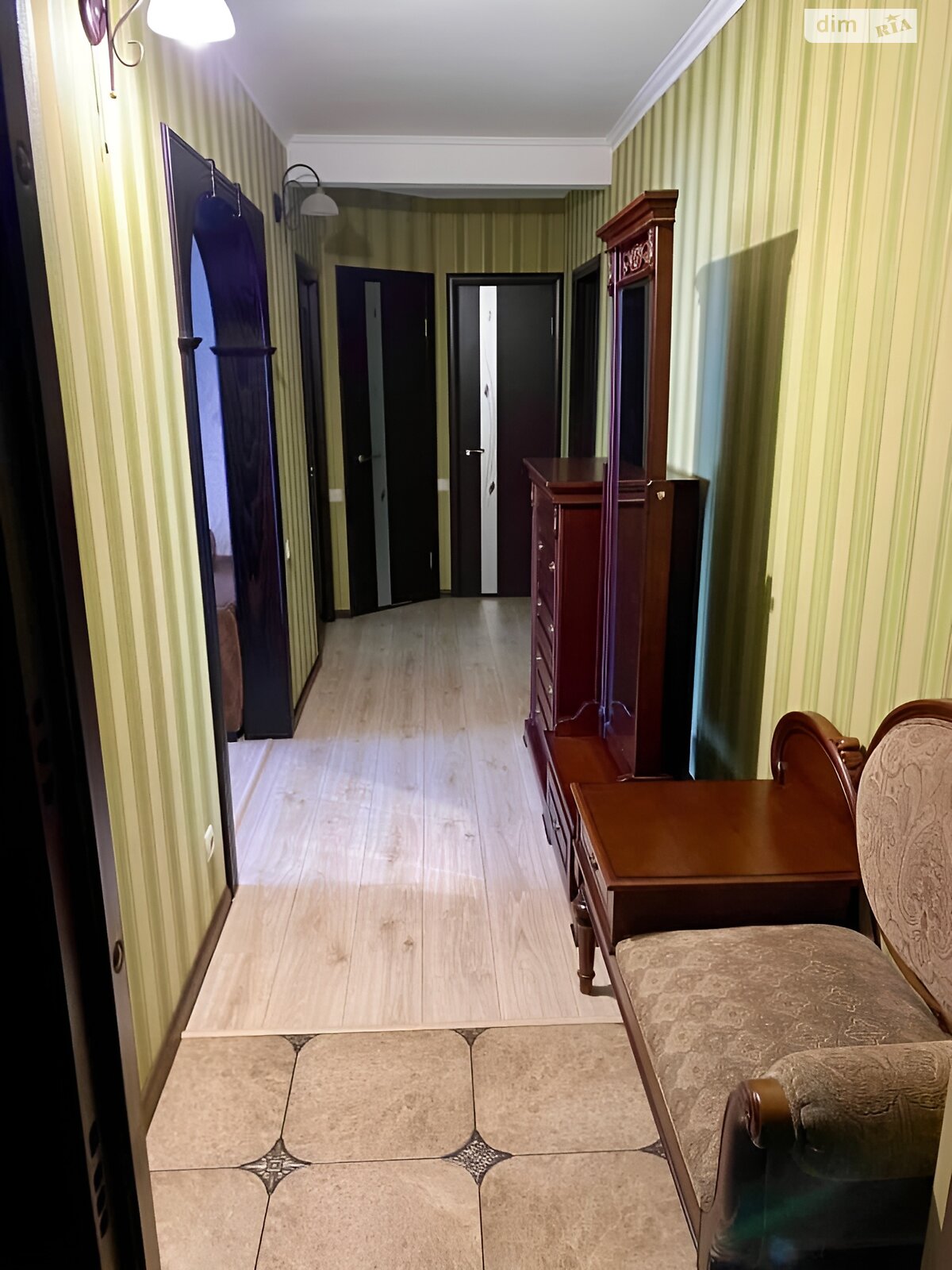 Продаж трикімнатної квартири в Білій Церкві, на вул. Героїв Крут 45, район 4 мікрорайон фото 1 Продаж трикімнатної квартири в Білій Церкві, на вул. Героїв Крут 45, район 4 мікрорайон фото 1