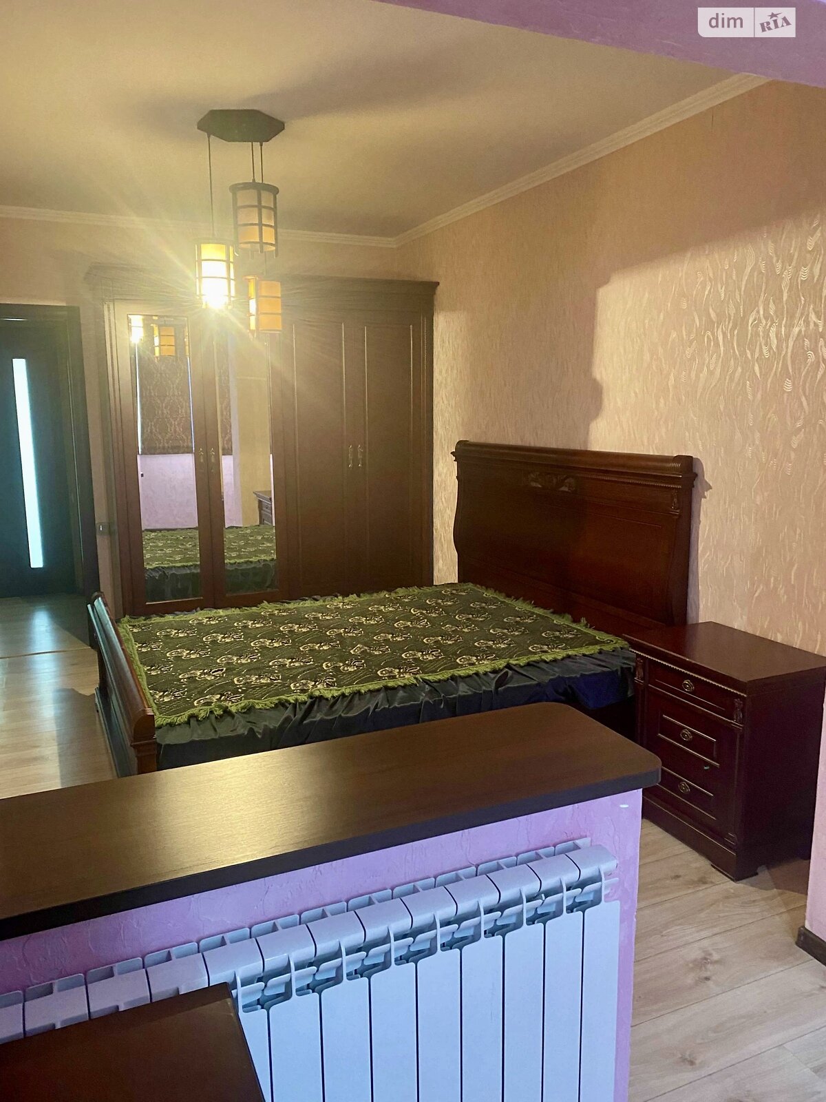 Продаж трикімнатної квартири в Білій Церкві, на вул. Героїв Крут 45, район 4 мікрорайон фото 1 Продаж трикімнатної квартири в Білій Церкві, на вул. Героїв Крут 45, район 4 мікрорайон фото 1