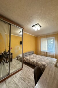 Продаж трикімнатної квартири в Білій Церкві, на вул. Зенітного полку, район 4 мікрорайон фото 2