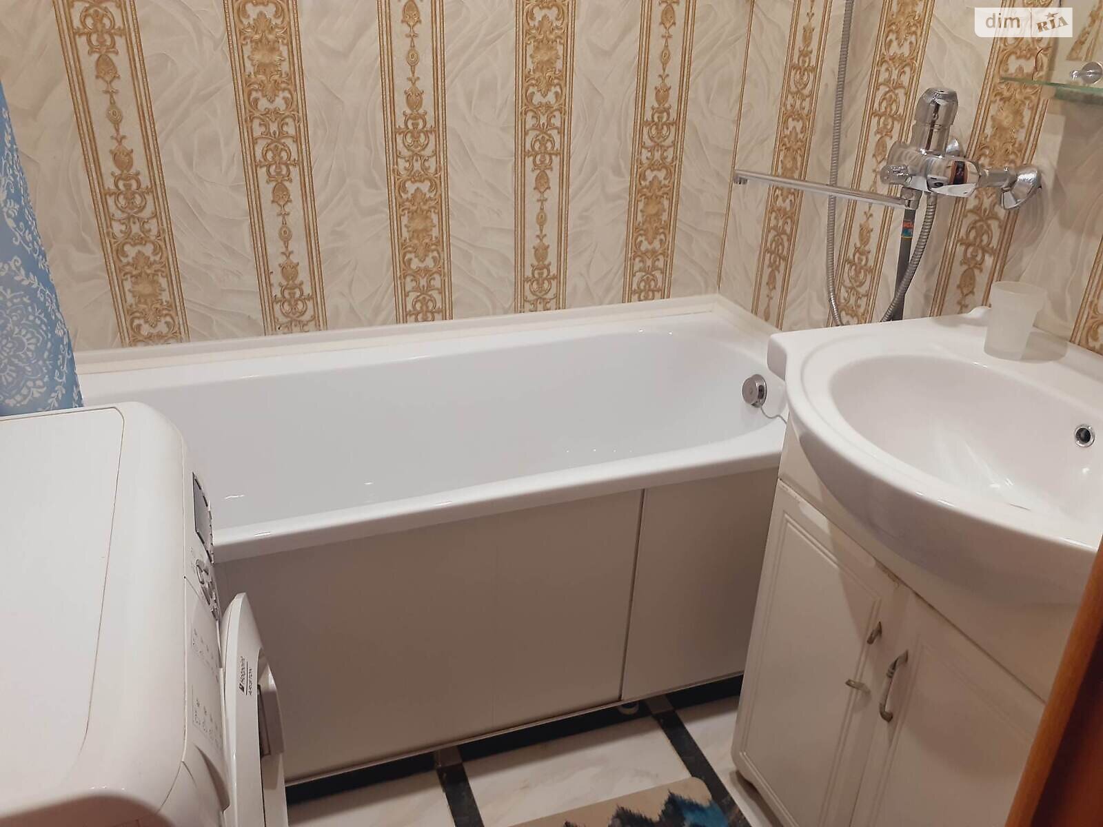 Продажа трехкомнатной квартиры в Белой Церкви, на ул. Зенитного полка 95, район 4 микрорайон фото 1 Продажа трехкомнатной квартиры в Белой Церкви, на ул. Зенитного полка 95, район 4 микрорайон фото 1