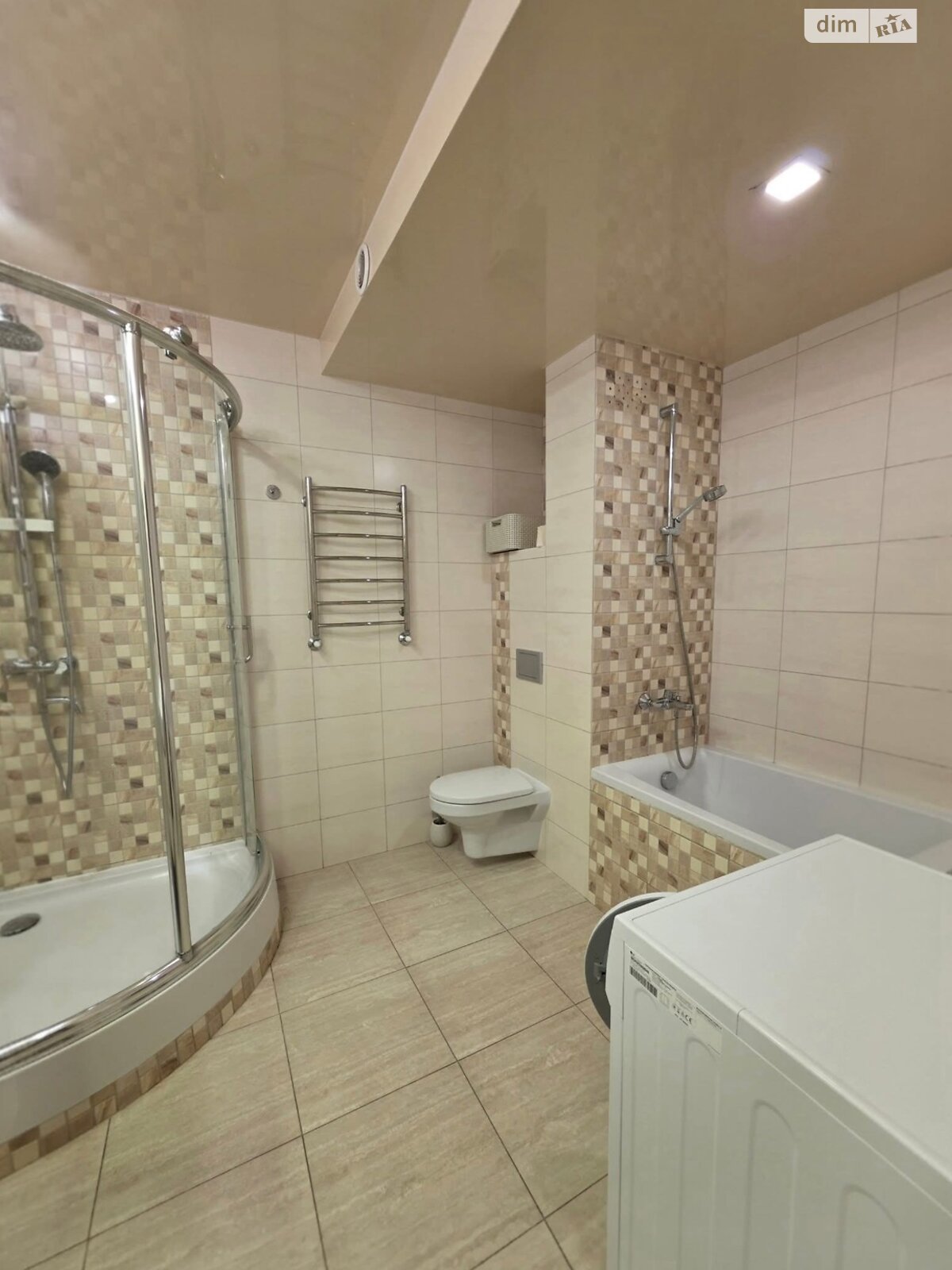 Продажа трехкомнатной квартиры в Белой Церкви, на ул. Василия Стуса, район ДНС фото 1